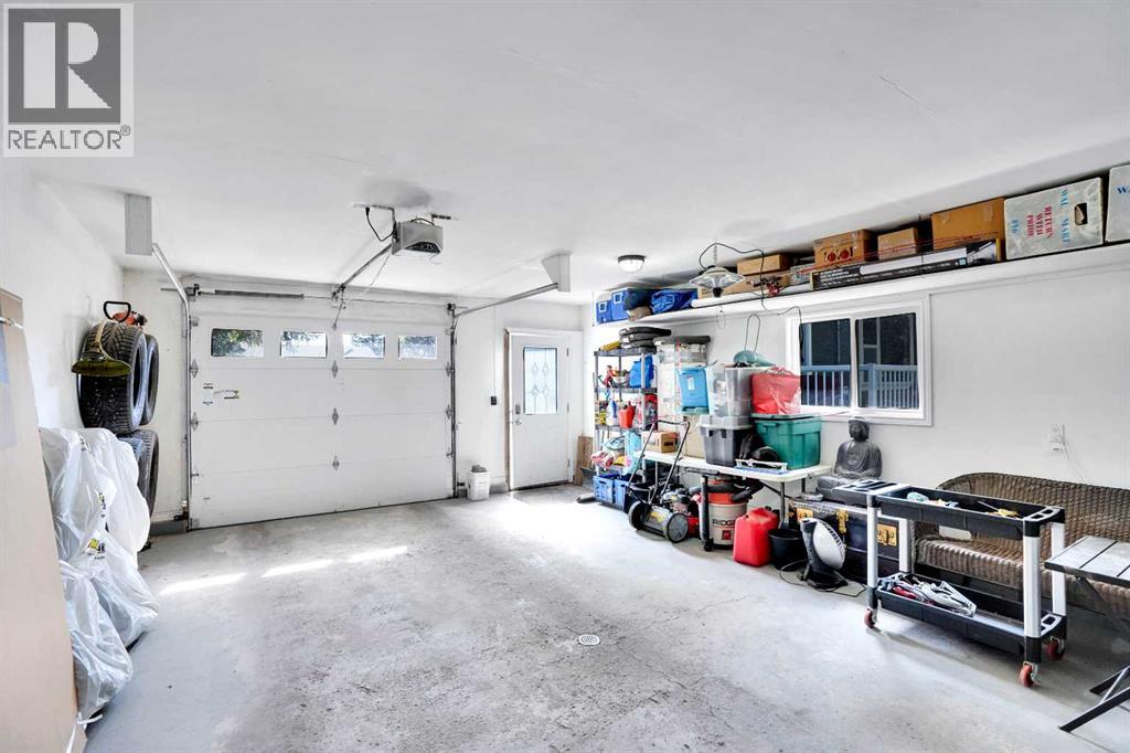 210 2 Avenue, Linden, Alberta  T0M 1J0 - Photo 37 - A2254108
