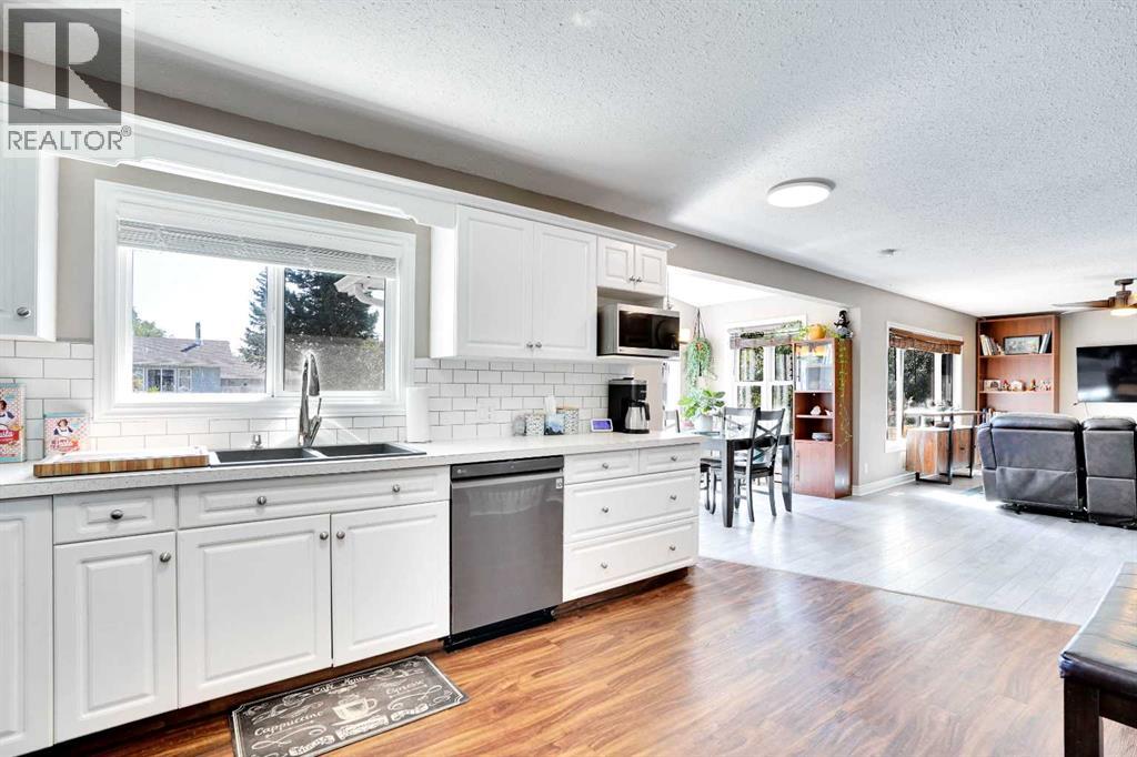 210 2 Avenue, Linden, Alberta  T0M 1J0 - Photo 5 - A2254108