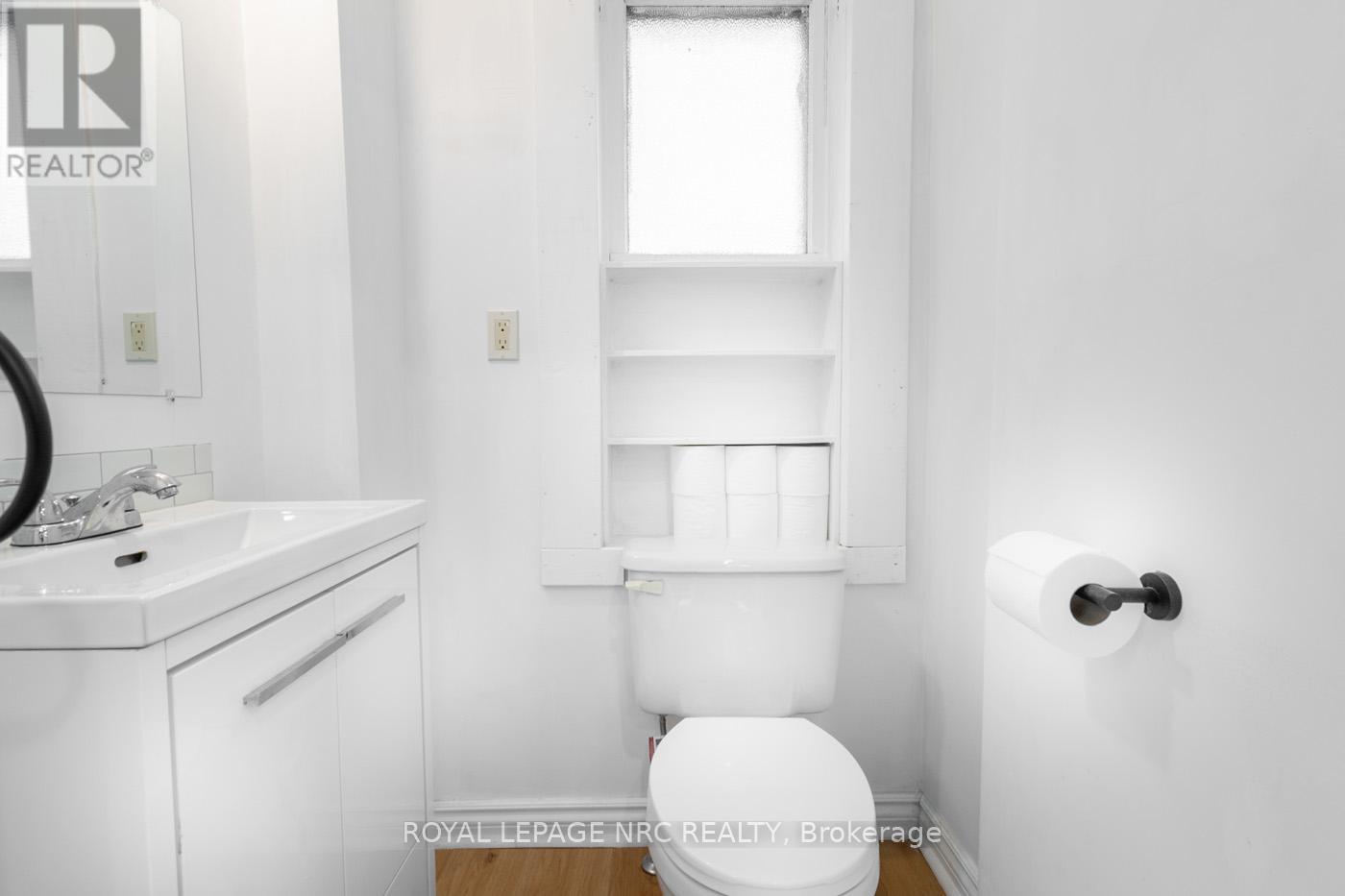 105 Lake Street, St. Catharines (Downtown), Ontario  L2R 5X7 - Photo 20 - X12381249