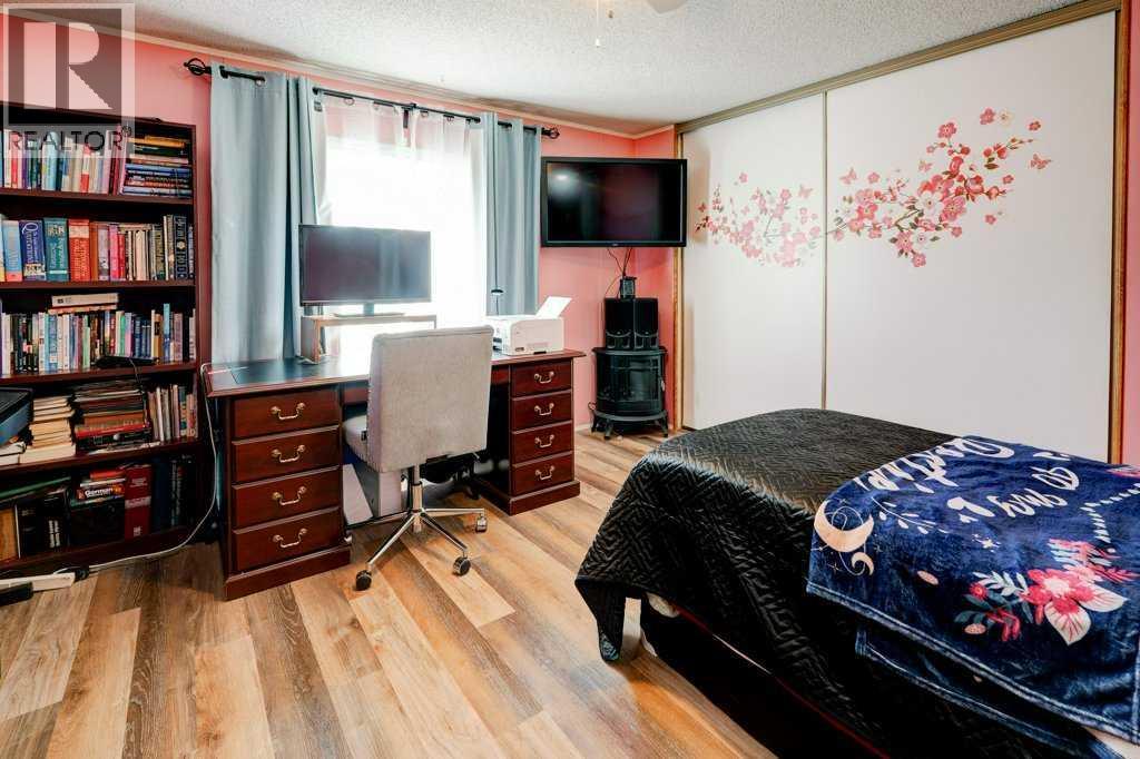 3126 Burroughs Manor Ne, Calgary, Alberta  T1Y 6K2 - Photo 21 - A2254061