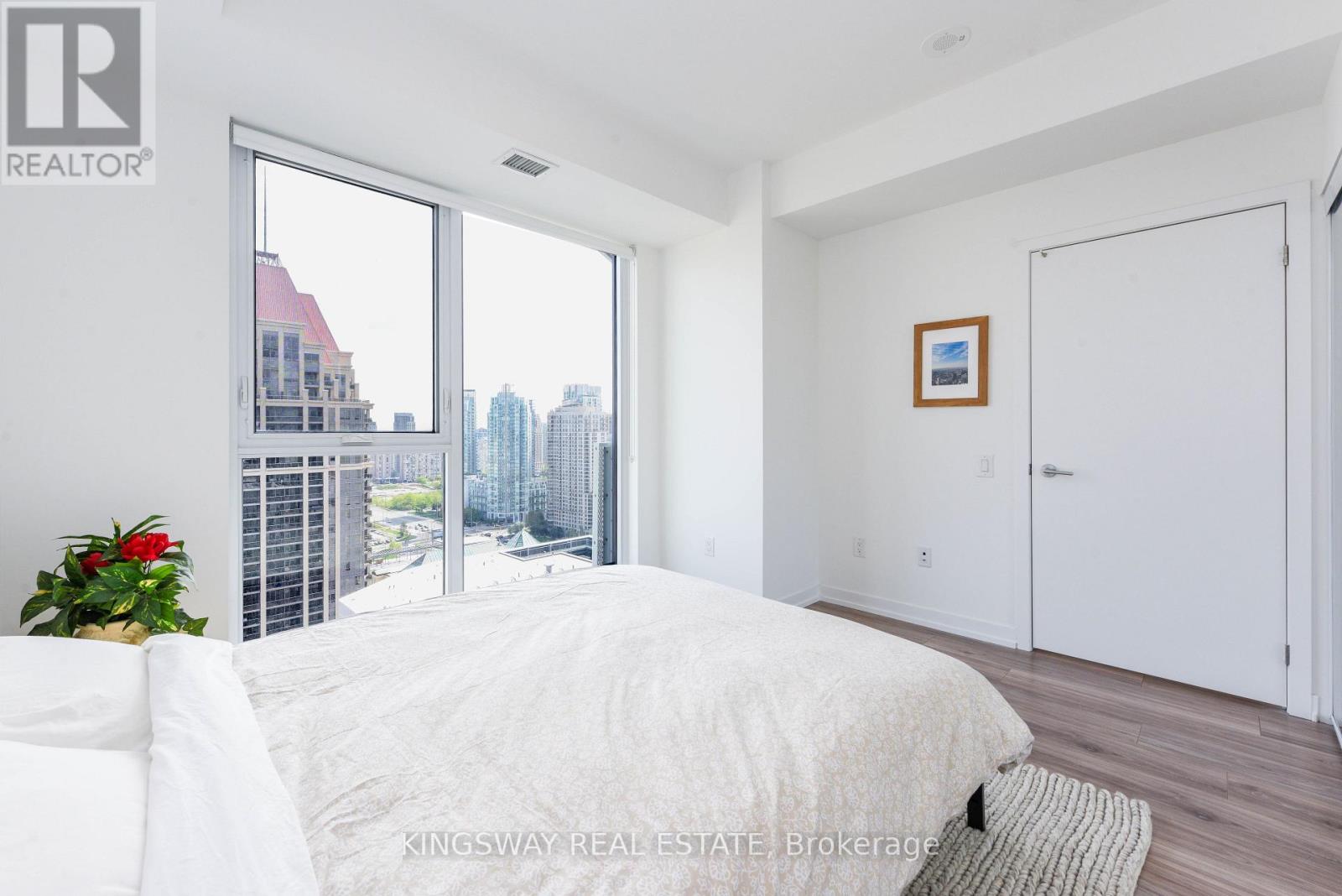 2505 - 4065 Confederation Parkway, Mississauga, Ontario  L5B 0L4 - Photo 4 - W12380186