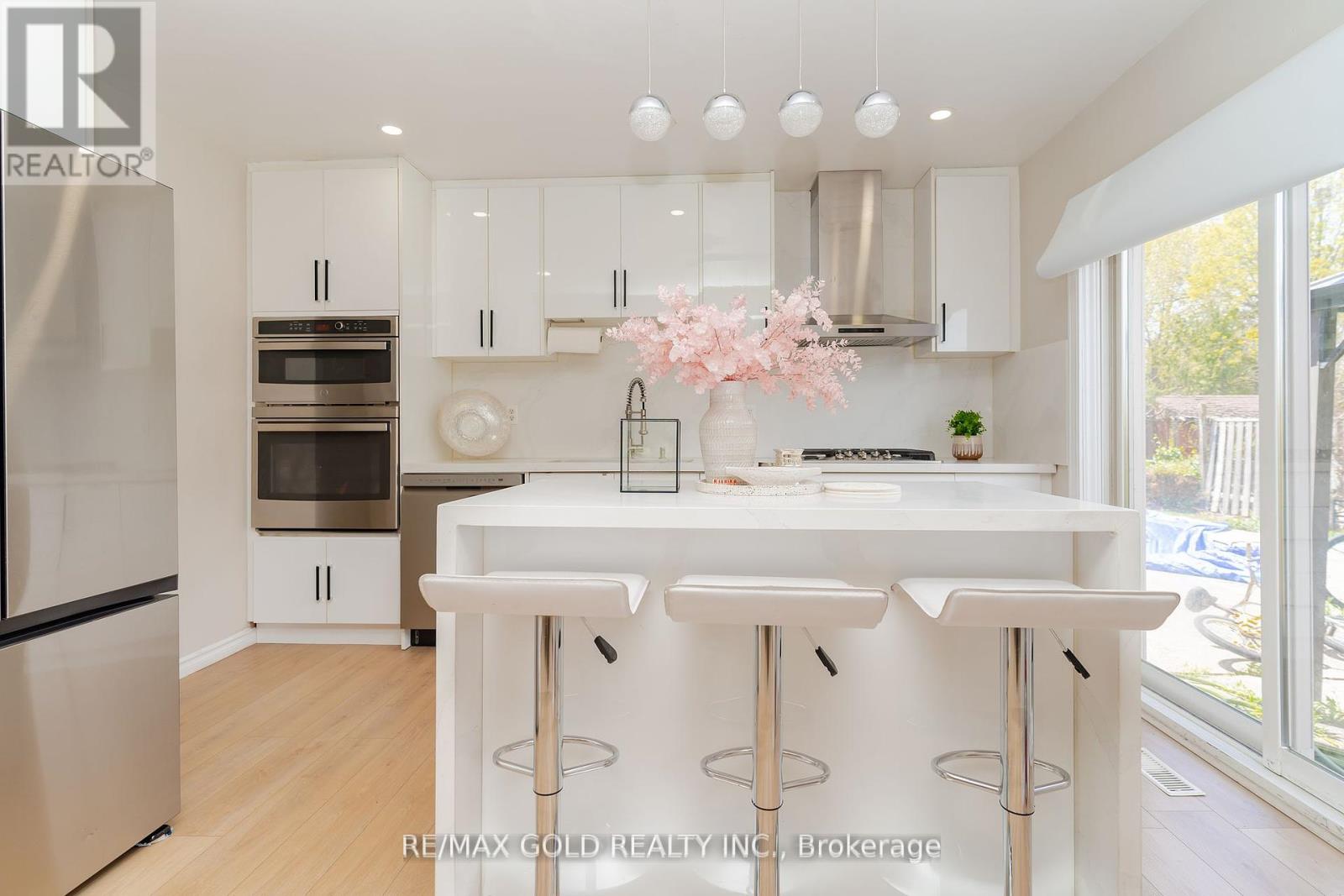 4 Elvina Gate, Brampton (Southgate), Ontario  L6T 2A9 - Photo 14 - W12380988