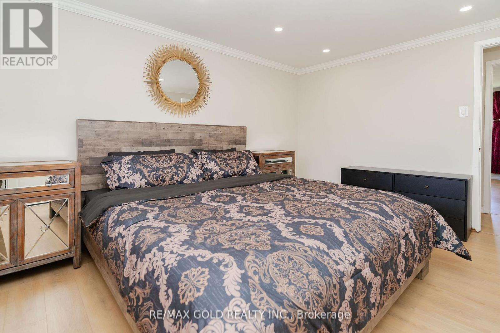 4 Elvina Gate, Brampton (Southgate), Ontario  L6T 2A9 - Photo 24 - W12380988