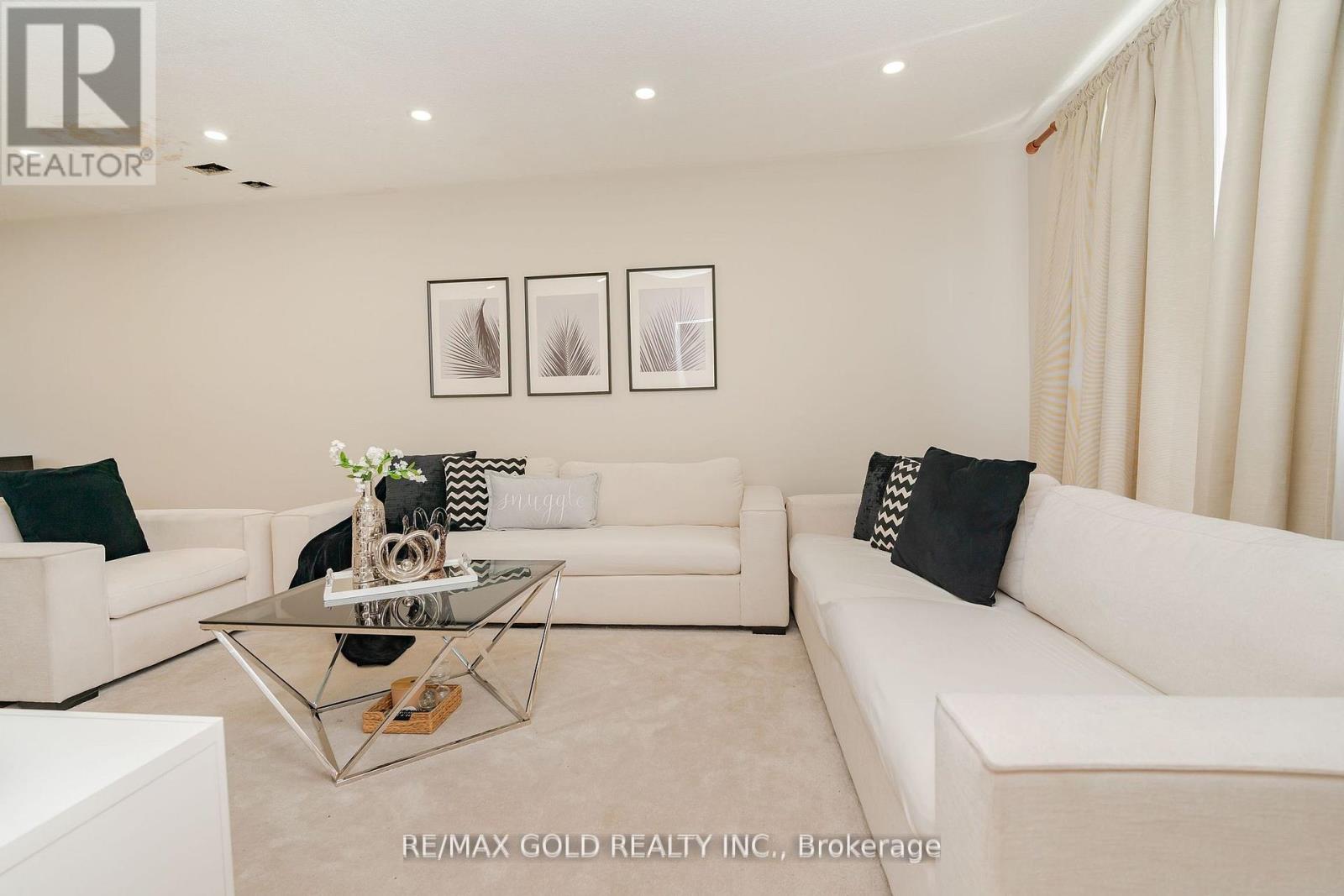 4 Elvina Gate, Brampton (Southgate), Ontario  L6T 2A9 - Photo 7 - W12380988