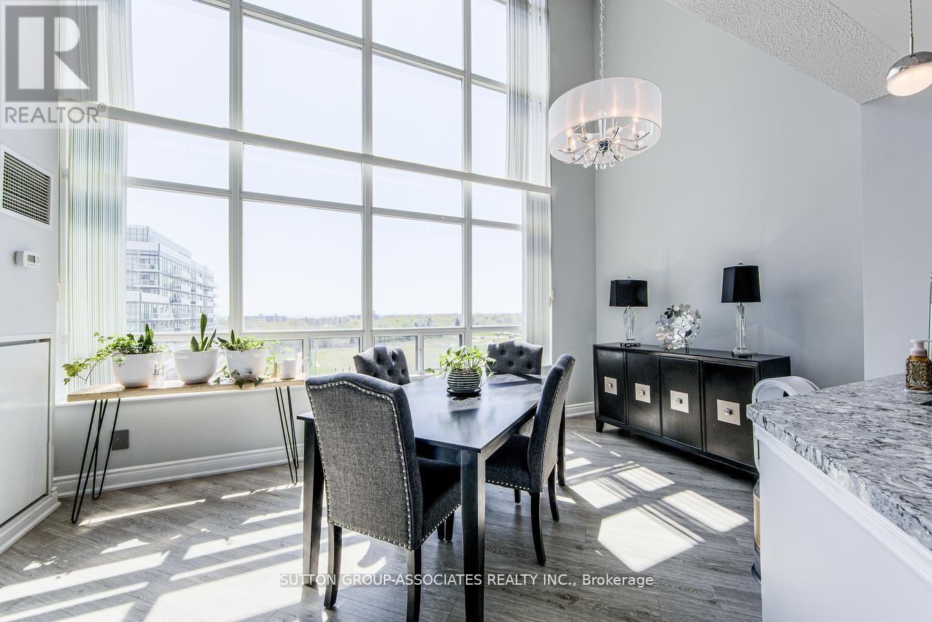 536 - 200 Manitoba Street, Toronto (Mimico), Ontario  M8Y 3Y9 - Photo 1 - W12380992