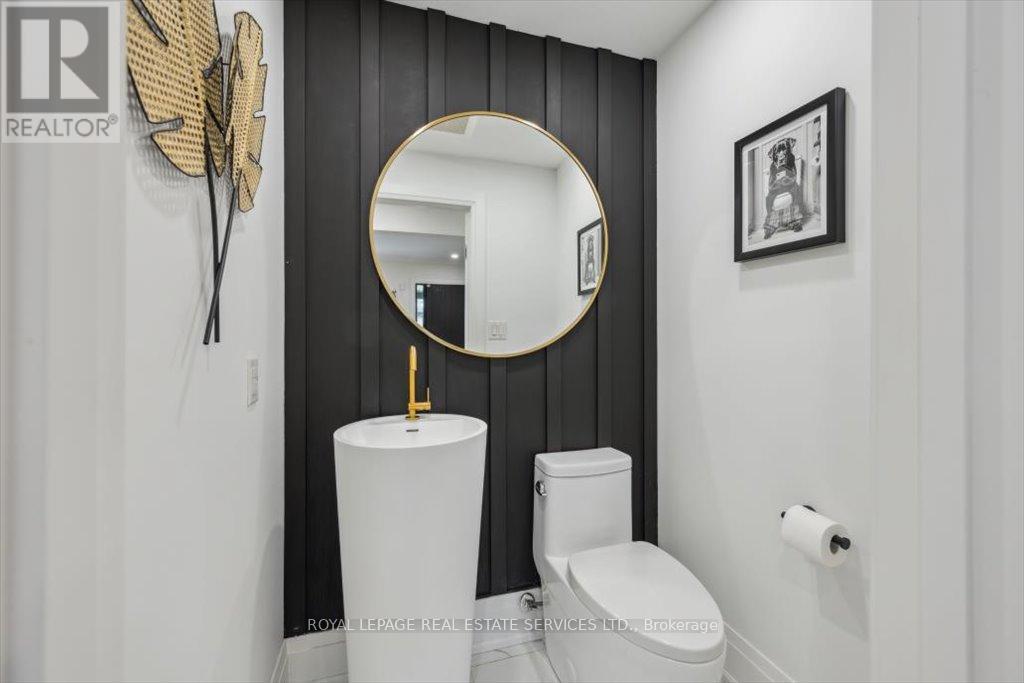 169 Oakes Drive, Mississauga, Ontario  L5G 3M2 - Photo 19 - W12381044