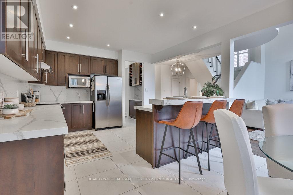 958 Irish Moss Road, Mississauga, Ontario  L5W 1W5 - Photo 10 - W12381047