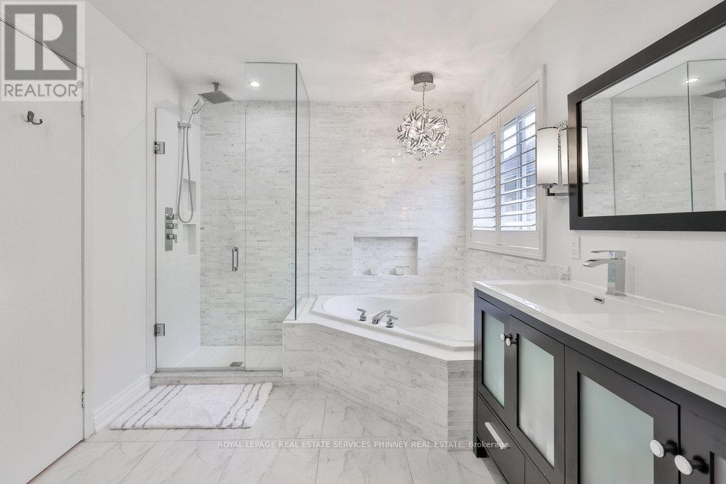 958 Irish Moss Road, Mississauga, Ontario  L5W 1W5 - Photo 21 - W12381047
