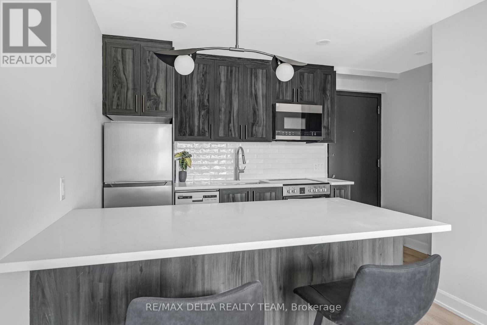208 - 658 Somerset Street W, Ottawa, Ontario  K1R 5K4 - Photo 19 - X12343300