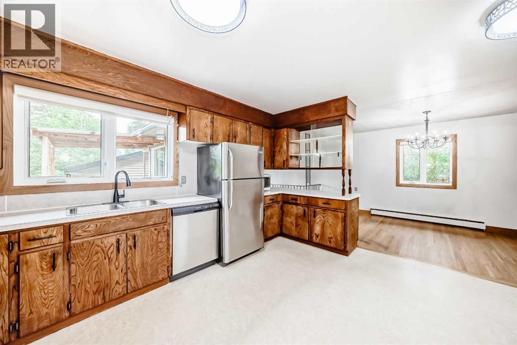 73 Kirby Place Sw, Calgary, Alberta  T2V 2K7 - Photo 9 - A2238186