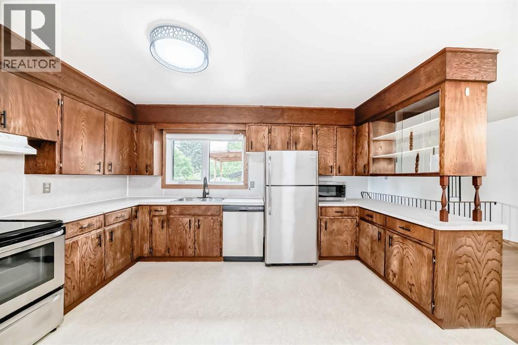 73 Kirby Place Sw, Calgary, Alberta  T2V 2K7 - Photo 8 - A2238186