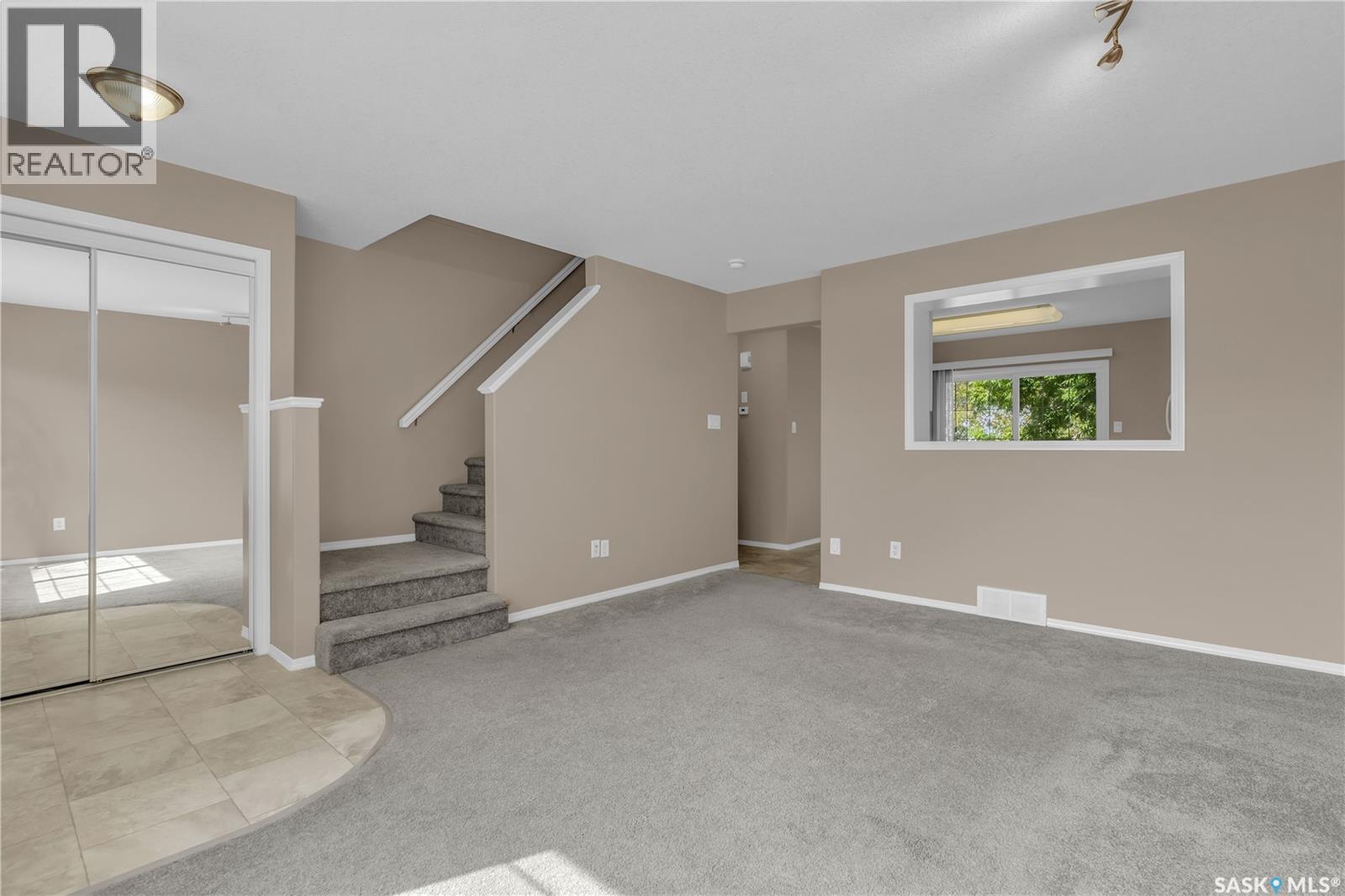2750 Cranbourn Crescent, Regina, Saskatchewan  S4V 3C1 - Photo 5 - SK005452