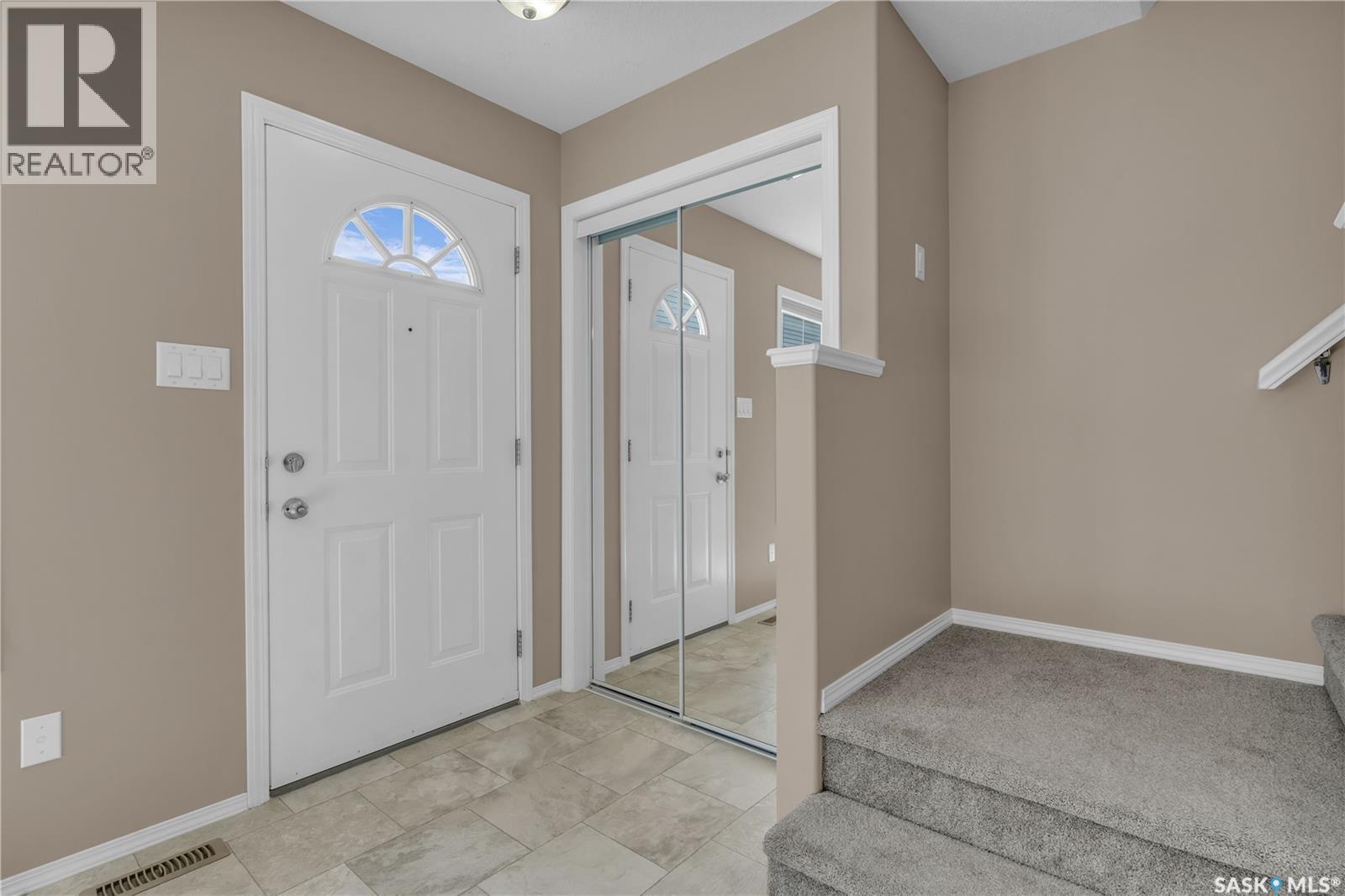 2750 Cranbourn Crescent, Regina, Saskatchewan  S4V 3C1 - Photo 3 - SK005452