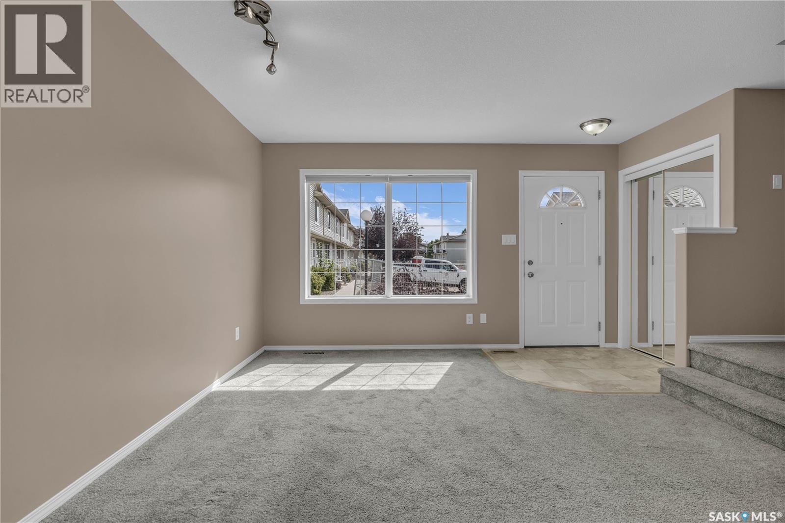 2750 Cranbourn Crescent, Regina, Saskatchewan  S4V 3C1 - Photo 7 - SK005452