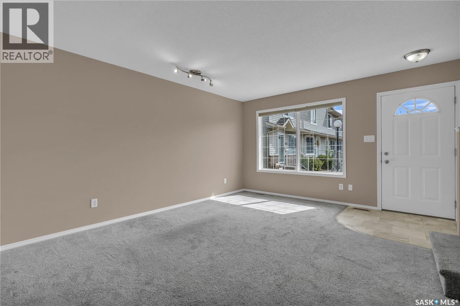 2750 Cranbourn Crescent, Regina, Saskatchewan  S4V 3C1 - Photo 8 - SK005452