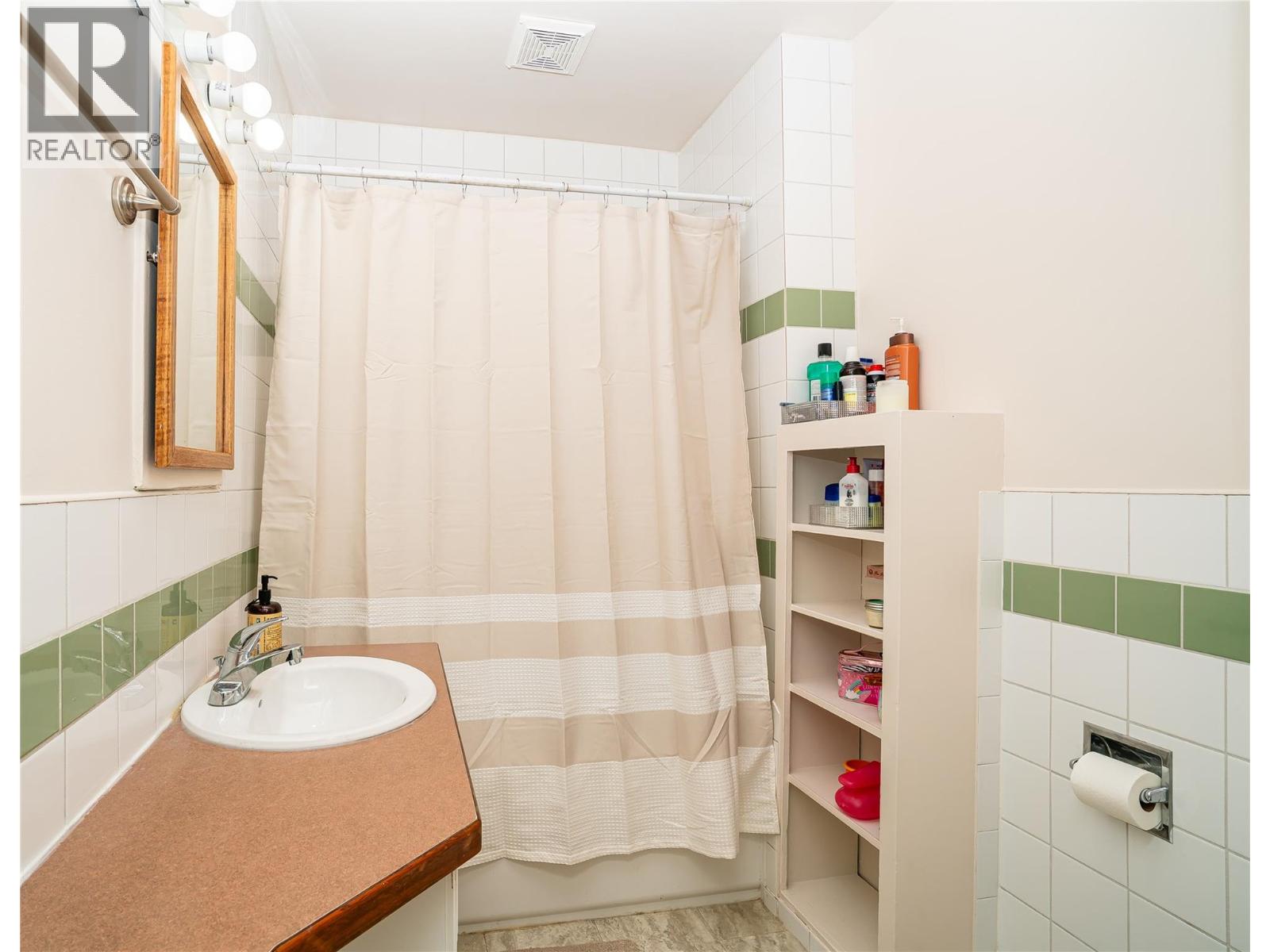 5875 Okanagan Street, Oliver, British Columbia  V0H 1T0 - Photo 15 - 10361716