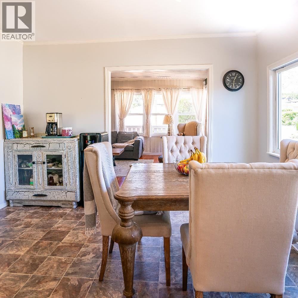 5875 Okanagan Street, Oliver, British Columbia  V0H 1T0 - Photo 4 - 10361716