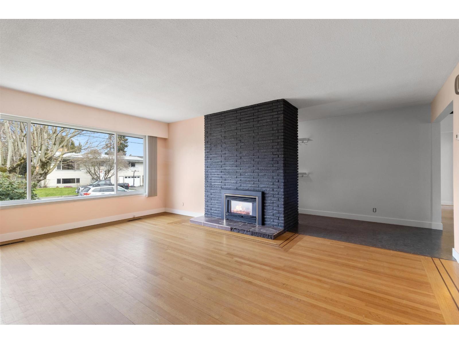 Property at 46160 LARCH AVENUE image 4