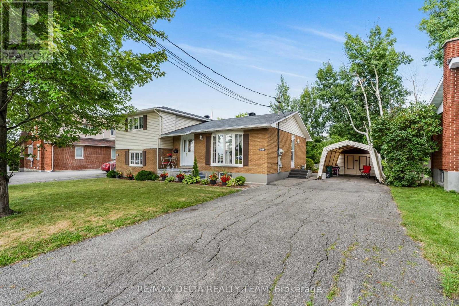 1345 Belcourt Boulevard, Ottawa, Ontario  K1C 1L8 - Photo 2 - X12381301