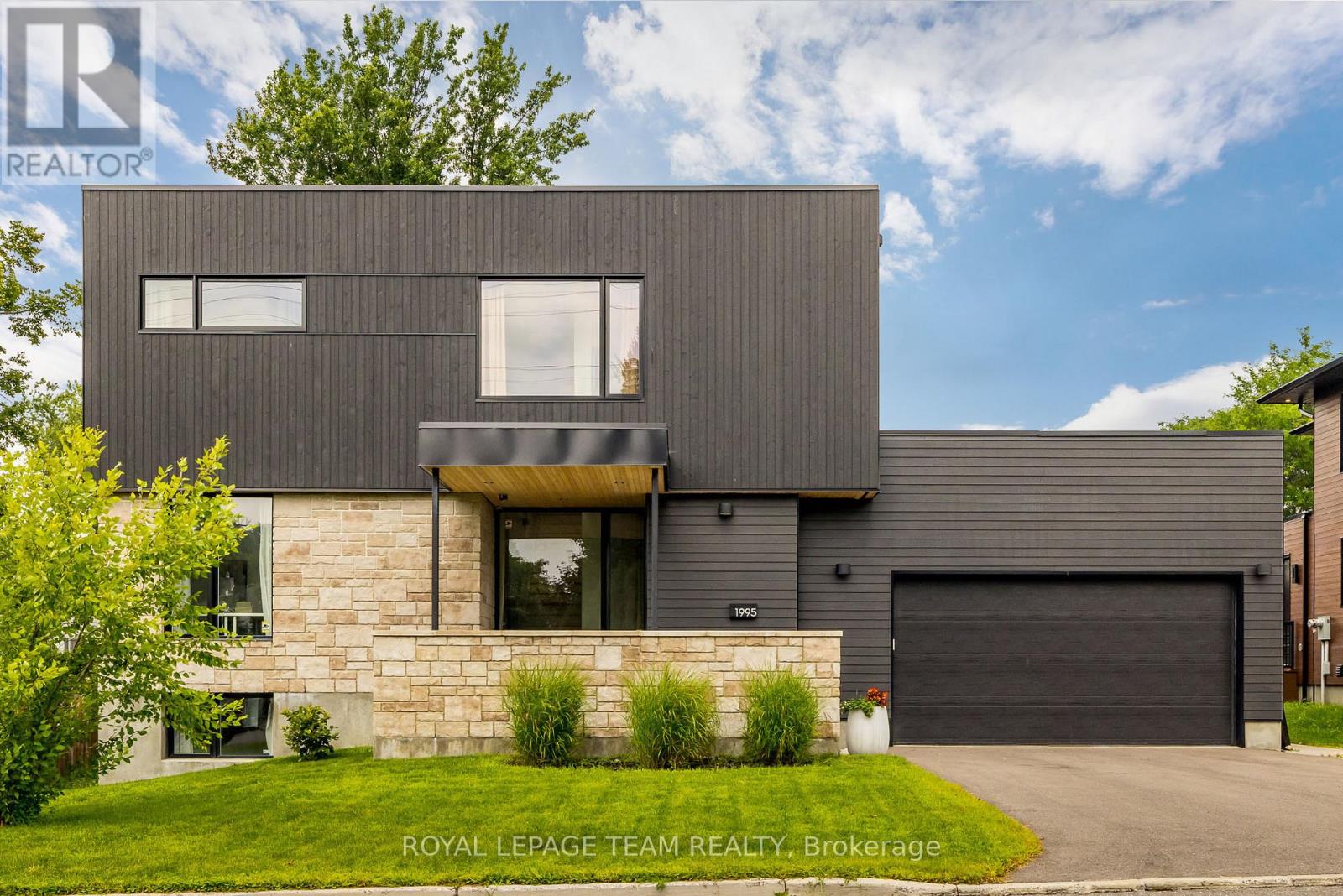 1995 LENESTER AVENUE, Ottawa, Ontario