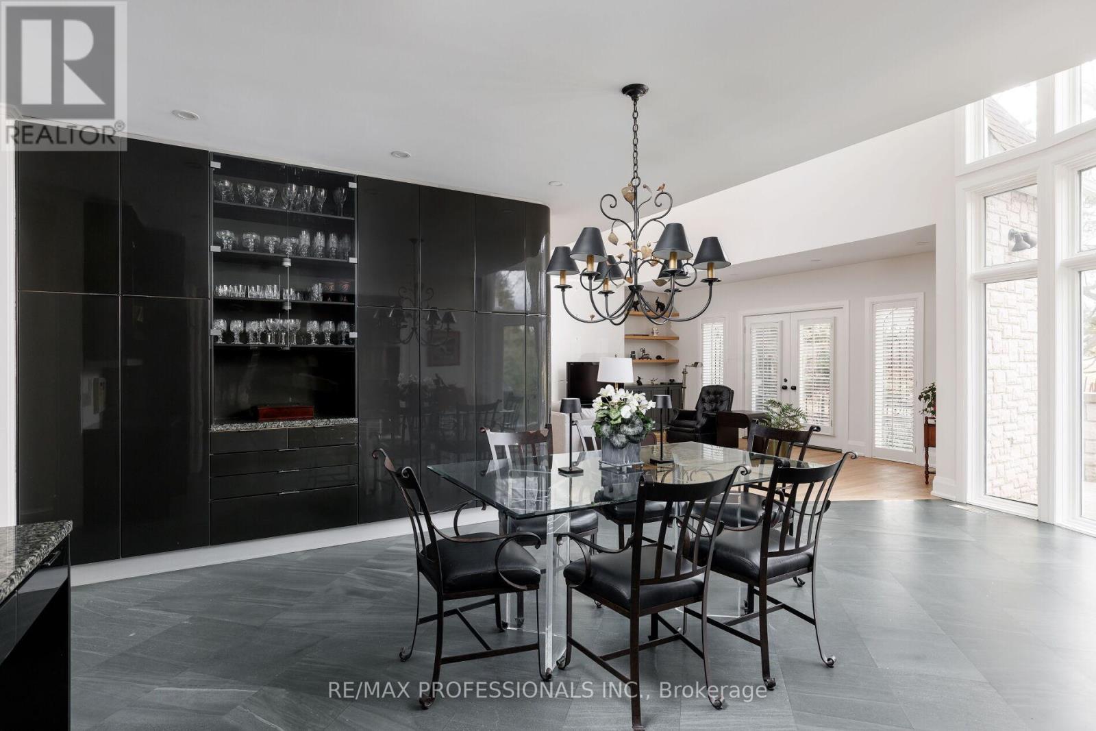 6a Edenbrook Hill, Toronto (Edenbridge-Humber Valley), Ontario  M9A 3Z6 - Photo 15 - W12378454