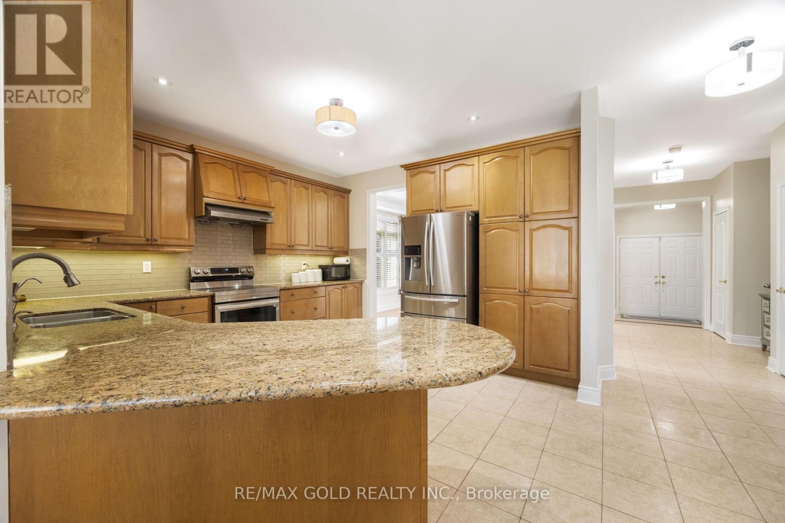 19 Eiffel Boulevard, Brampton (Vales Of Castlemore North), Ontario  L6P 1V9 - Photo 10 - W12378640