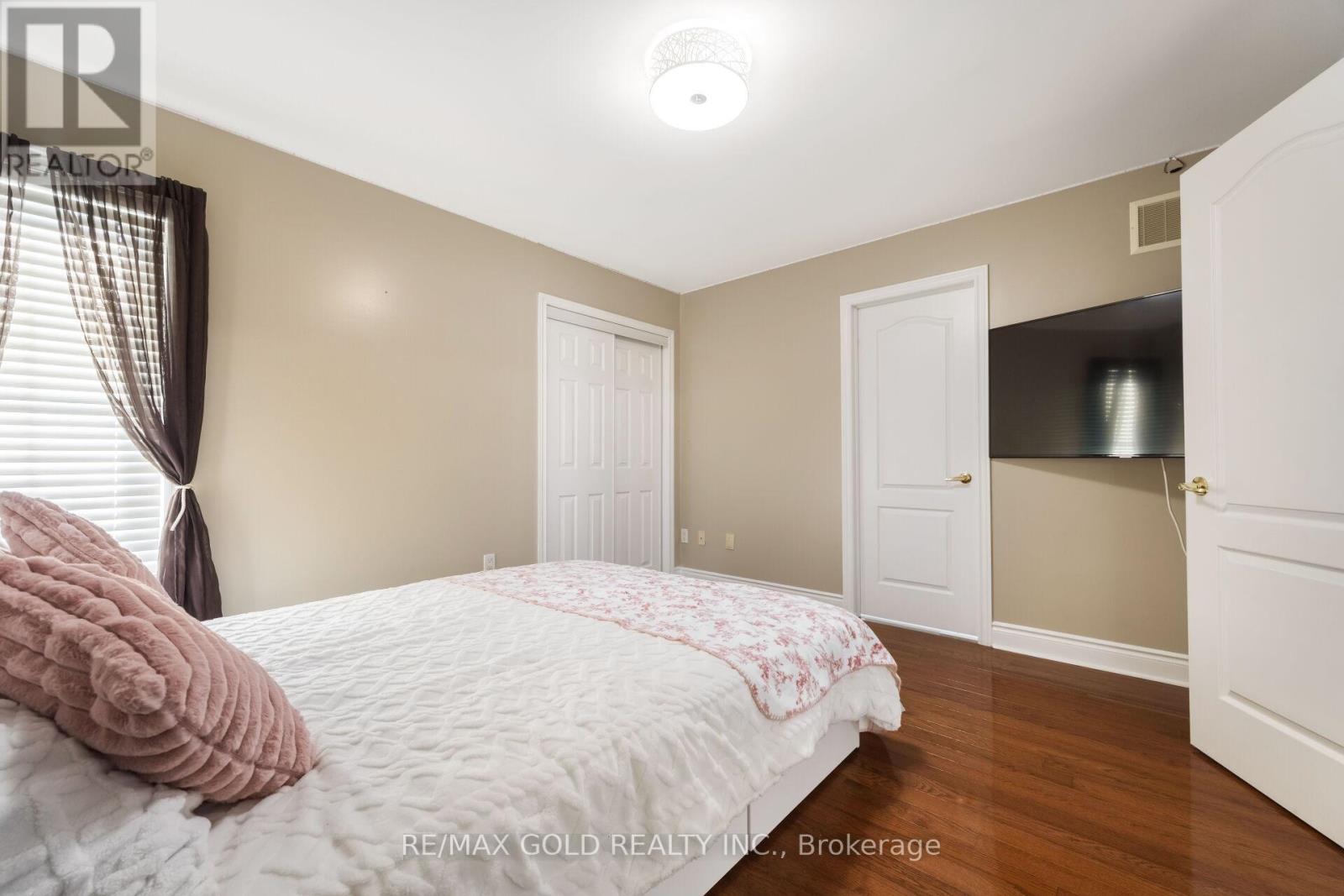 19 Eiffel Boulevard, Brampton (Vales Of Castlemore North), Ontario  L6P 1V9 - Photo 34 - W12378640
