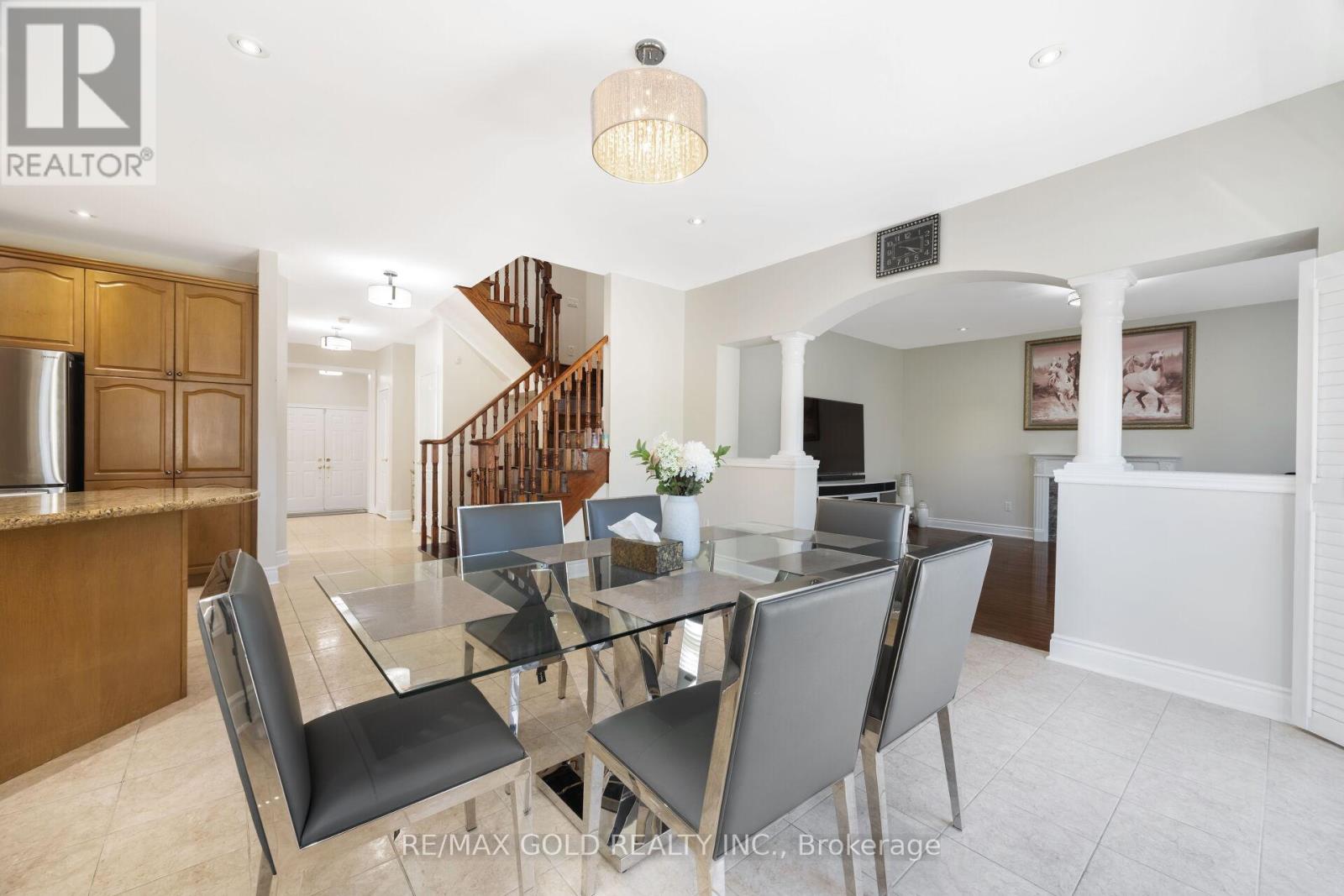 19 Eiffel Boulevard, Brampton (Vales Of Castlemore North), Ontario  L6P 1V9 - Photo 12 - W12378640