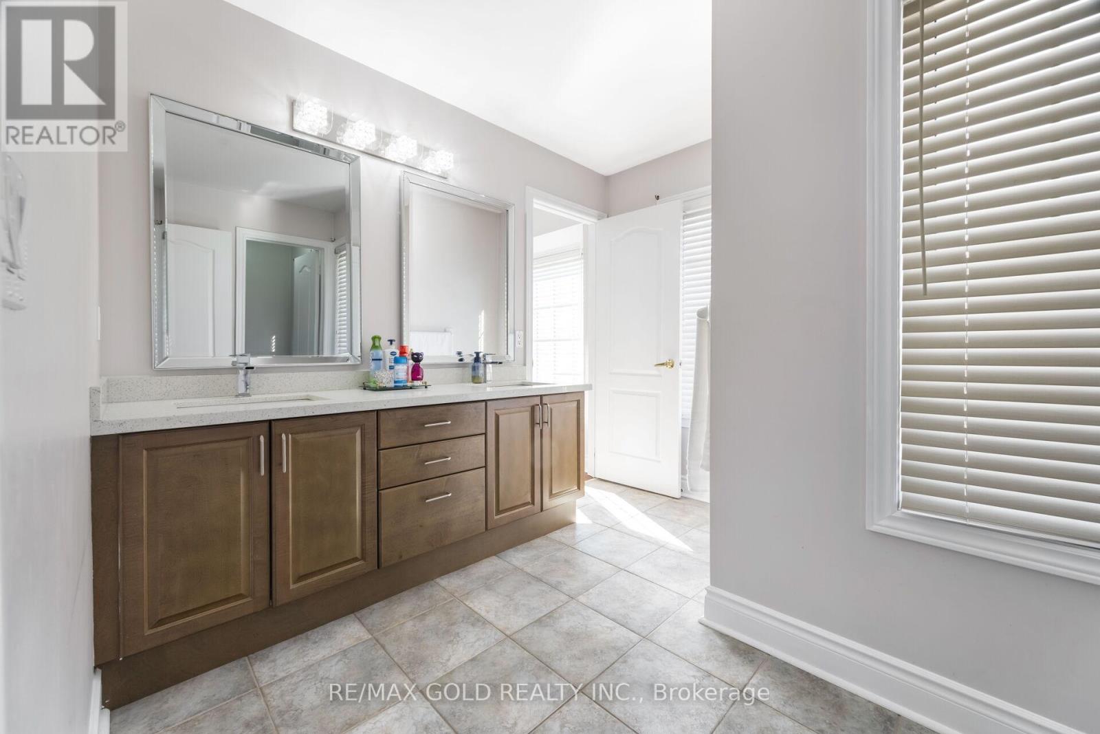 19 Eiffel Boulevard, Brampton (Vales Of Castlemore North), Ontario  L6P 1V9 - Photo 38 - W12378640
