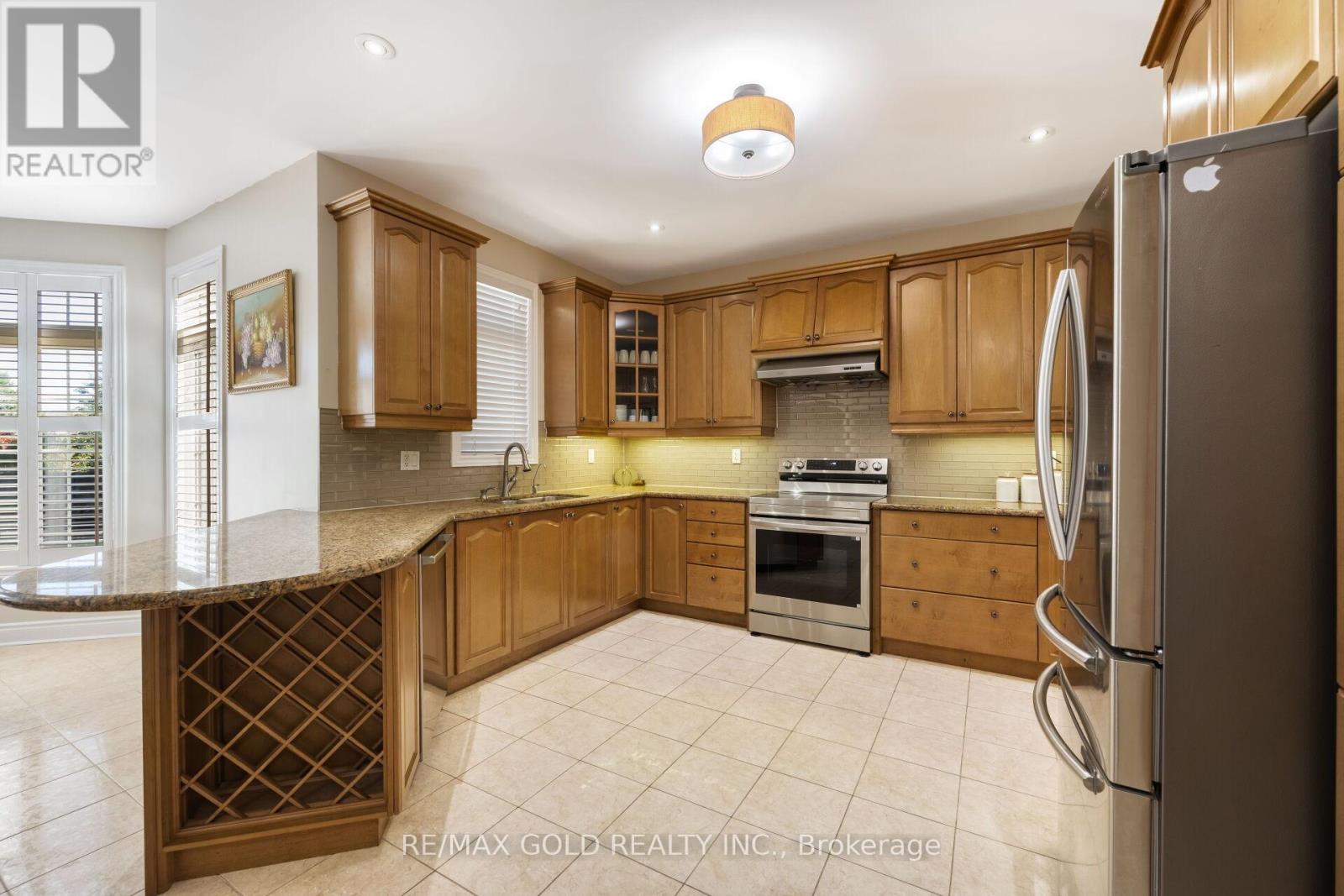 19 Eiffel Boulevard, Brampton (Vales Of Castlemore North), Ontario  L6P 1V9 - Photo 11 - W12378640