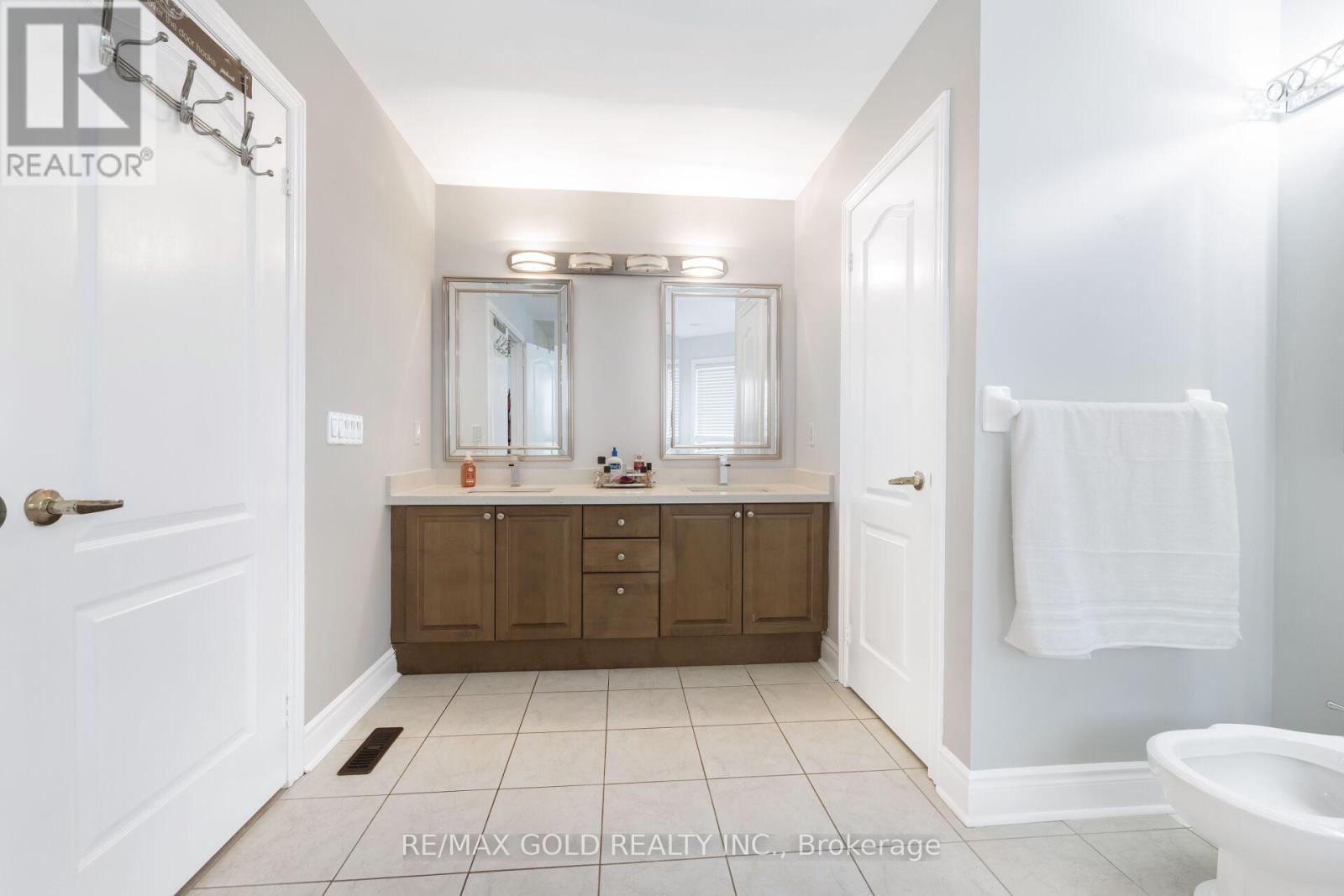 19 Eiffel Boulevard, Brampton (Vales Of Castlemore North), Ontario  L6P 1V9 - Photo 26 - W12378640