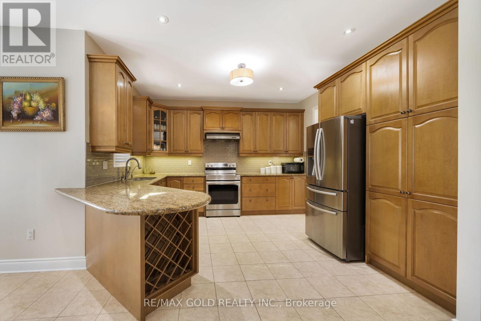 19 Eiffel Boulevard, Brampton (Vales Of Castlemore North), Ontario  L6P 1V9 - Photo 9 - W12378640