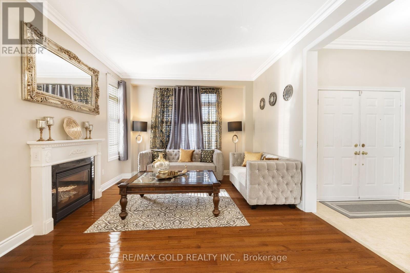 Property at 19 EIFFEL BOULEVARD image 5