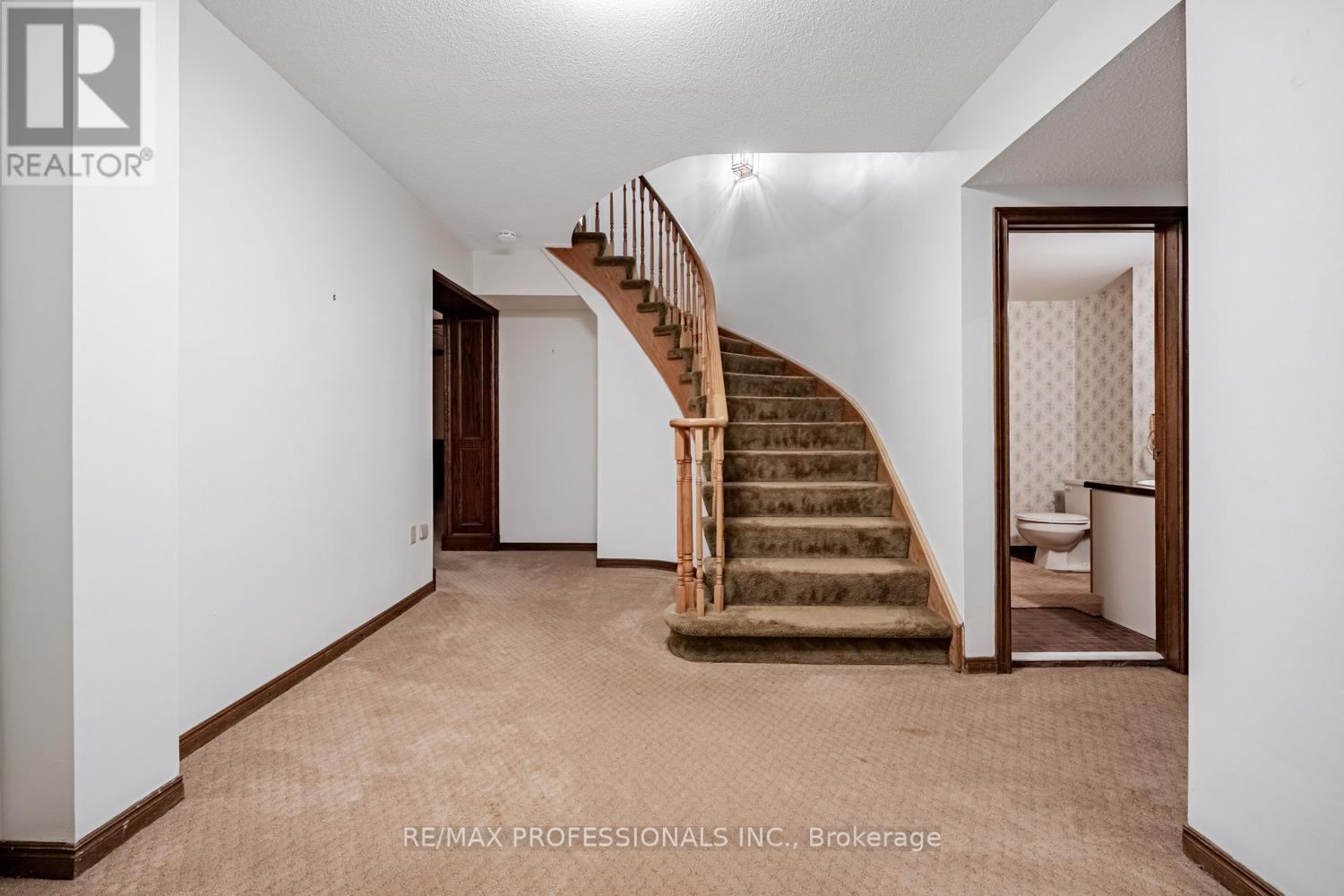 2260 Cedarberry Court, Oakville (Fd Ford), Ontario  L6J 6E5 - Photo 30 - W12380927