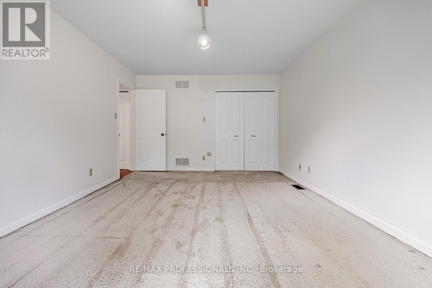 2260 Cedarberry Court, Oakville (Fd Ford), Ontario  L6J 6E5 - Photo 26 - W12380927