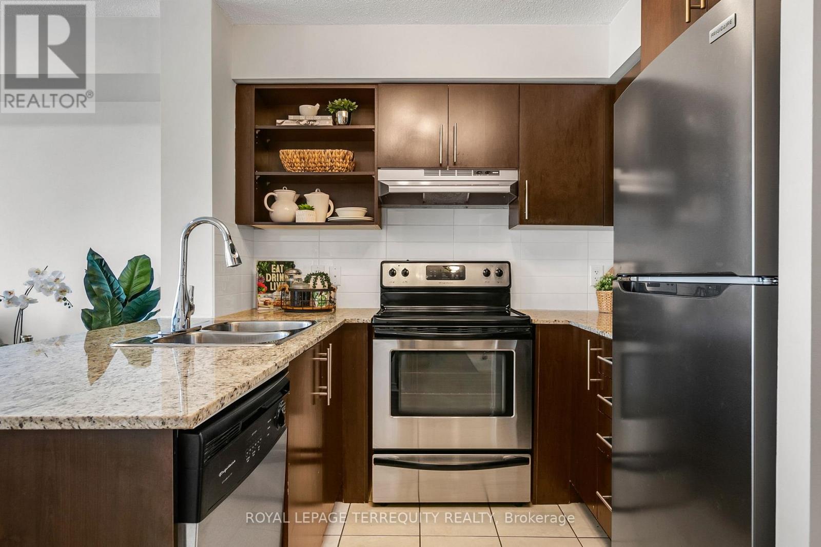 515 - 120 Dallimore Circle, Toronto (Banbury-Don Mills), Ontario  M3C 4J1 - Photo 14 - C12381176