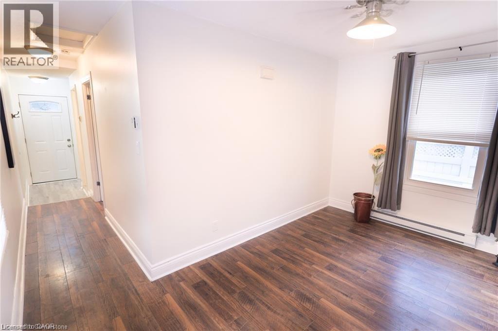 11 Perry Street, St. Catharines, Ontario  L2R 1K7 - Photo 16 - 40766256