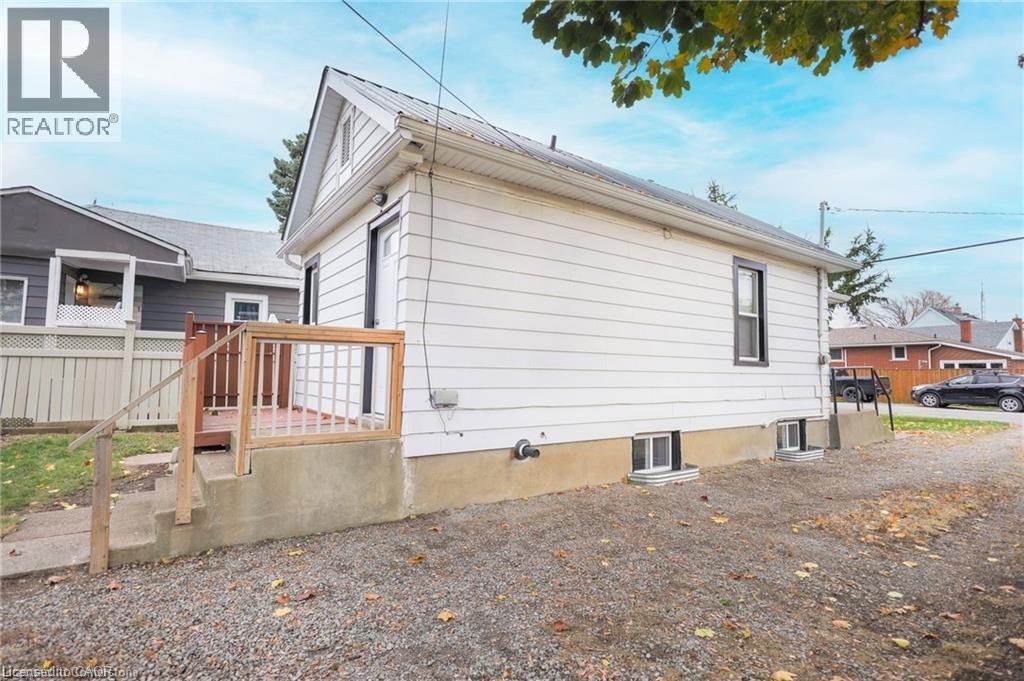11 Perry Street, St. Catharines, Ontario  L2R 1K7 - Photo 32 - 40766256