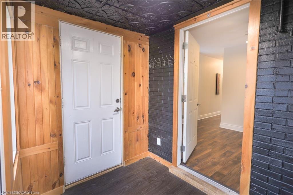 11 Perry Street, St. Catharines, Ontario  L2R 1K7 - Photo 7 - 40766256