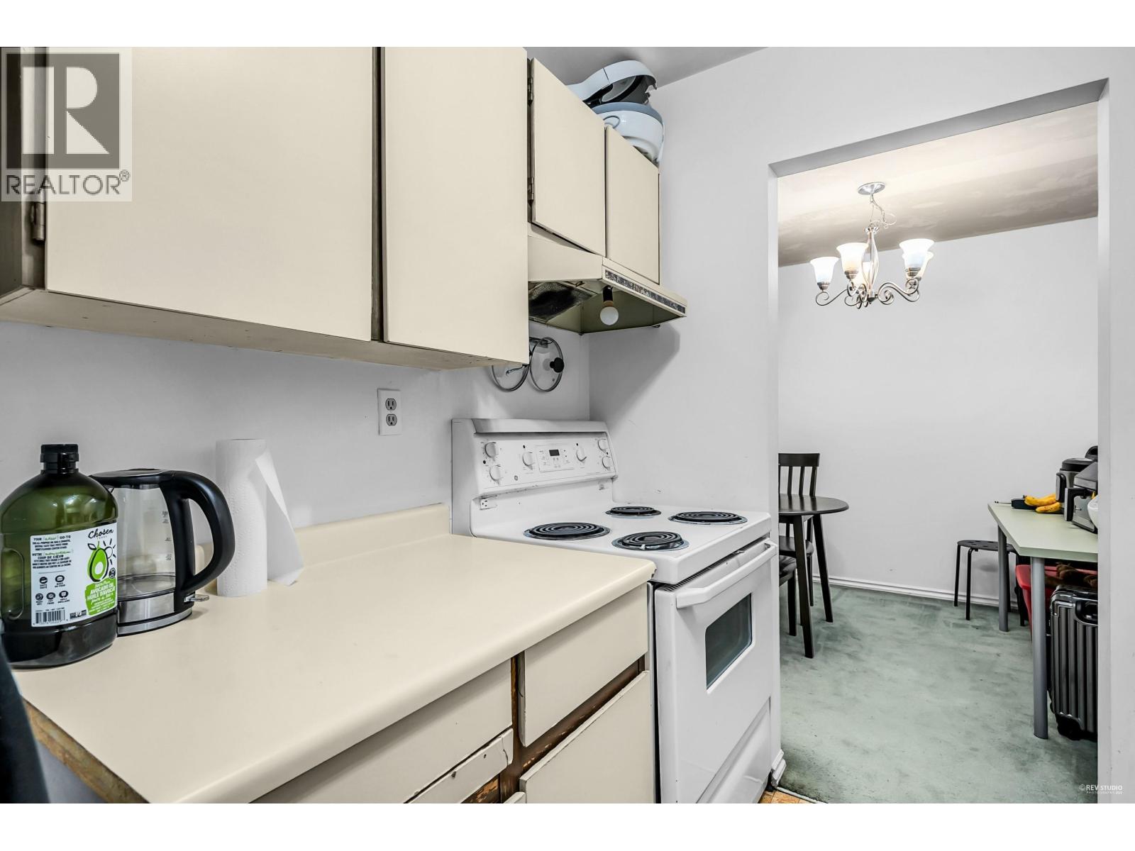 303 9880 Manchester Drive, Burnaby, British Columbia  V3N 4R3 - Photo 12 - R3043617