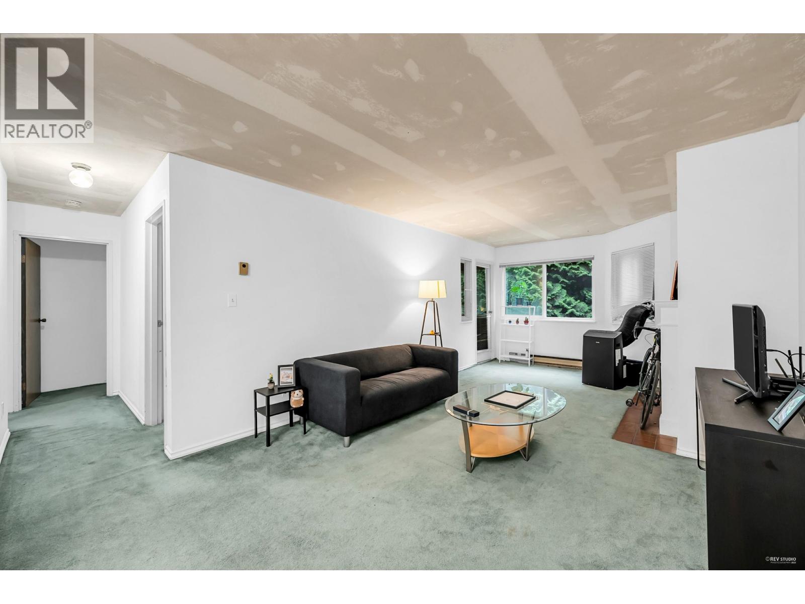 303 9880 Manchester Drive, Burnaby, British Columbia  V3N 4R3 - Photo 4 - R3043617