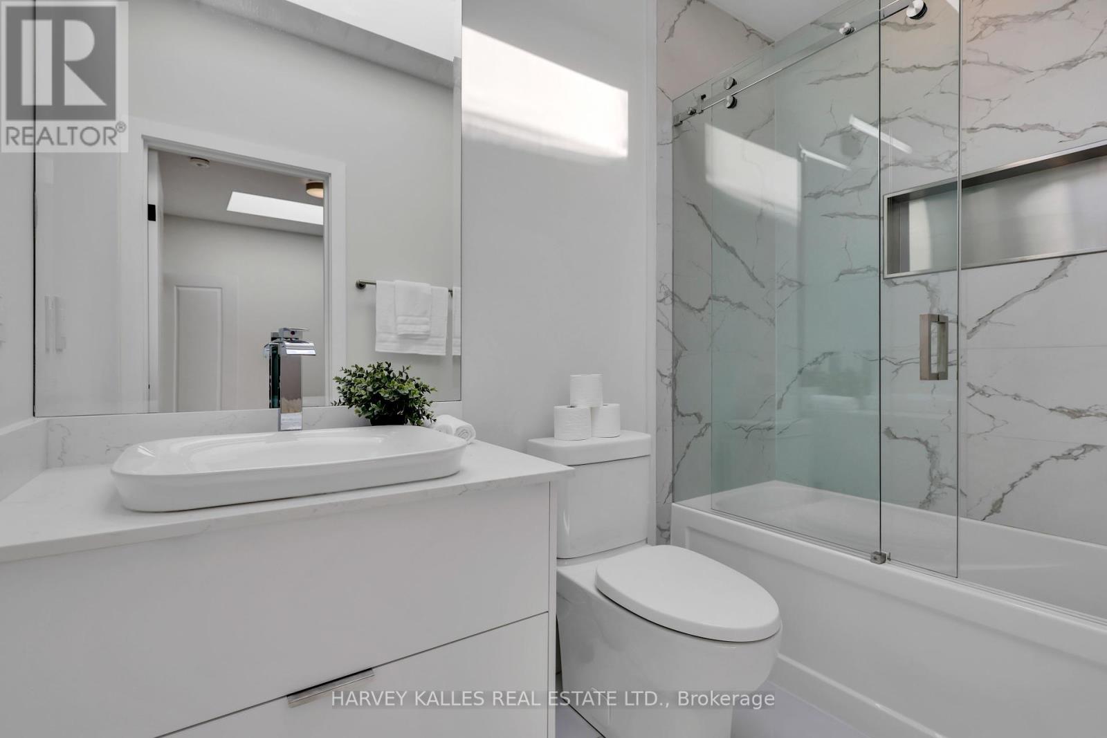 167 Sammon Avenue, Toronto, Ontario  M4J 1Z1 - Photo 22 - E12381175