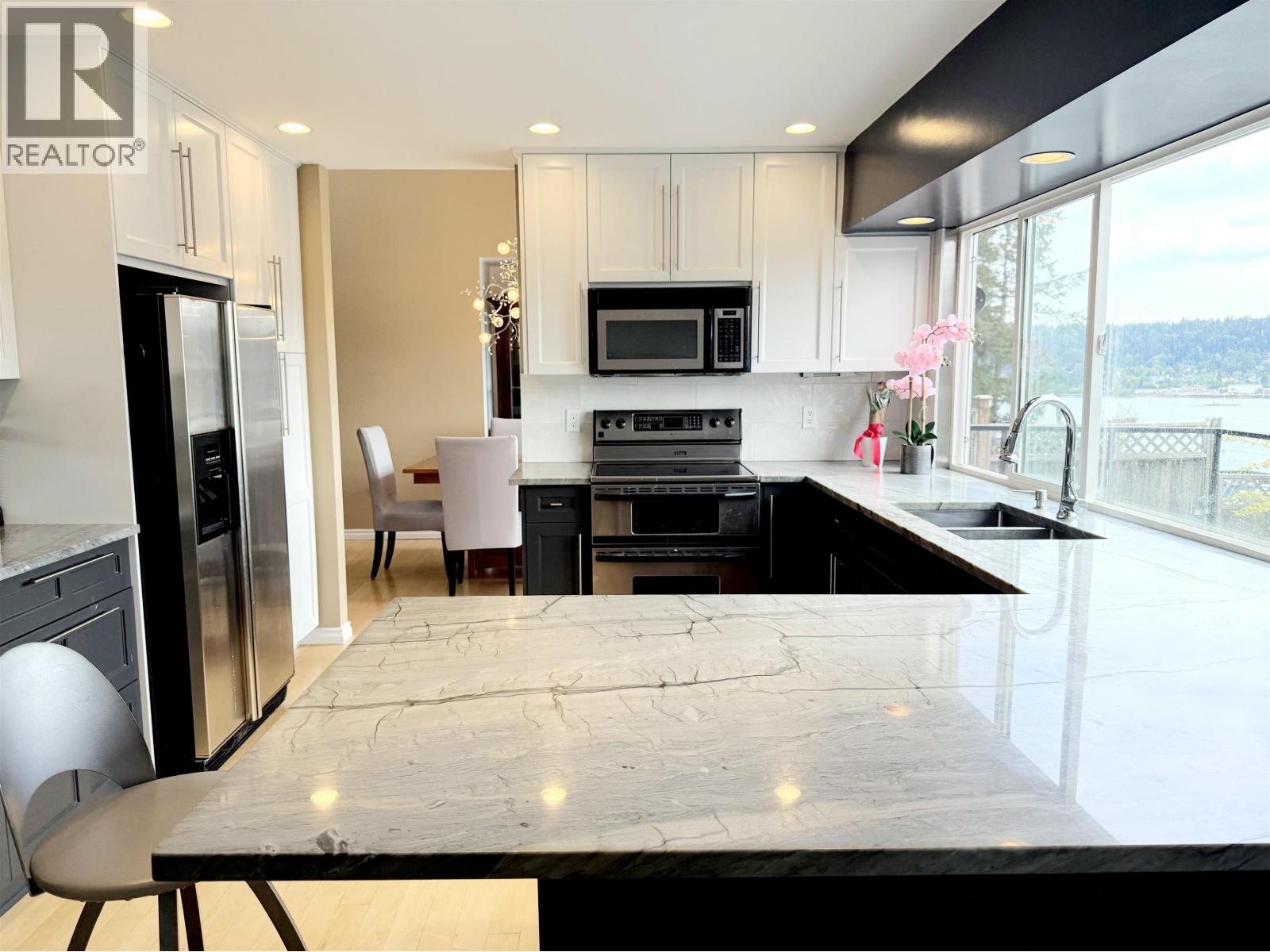 18 Axford Bay, Port Moody, British Columbia  V3H 3R2 - Photo 8 - R3043622