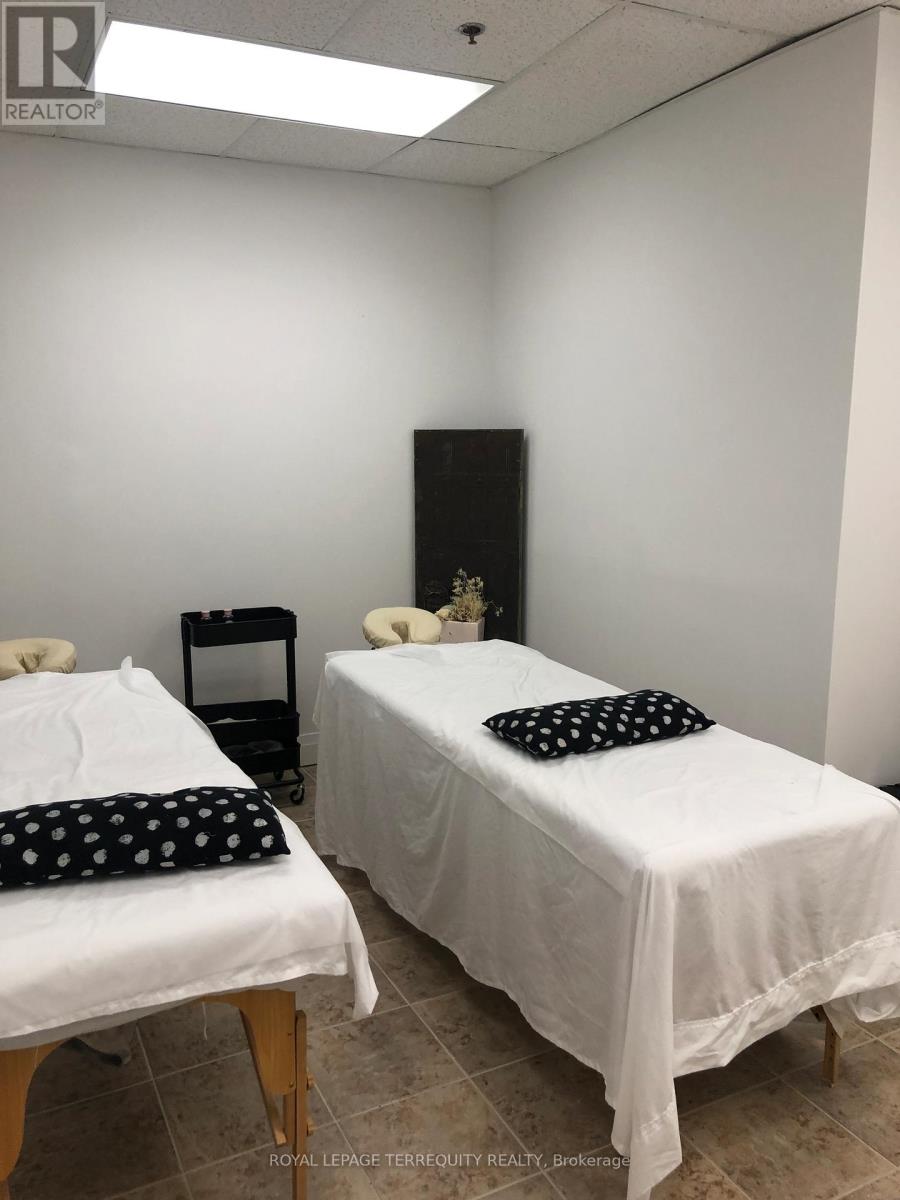 13 Office 202 - 8611 Weston Road, Vaughan, Ontario  L4L 9P1 - Photo 4 - N12381136