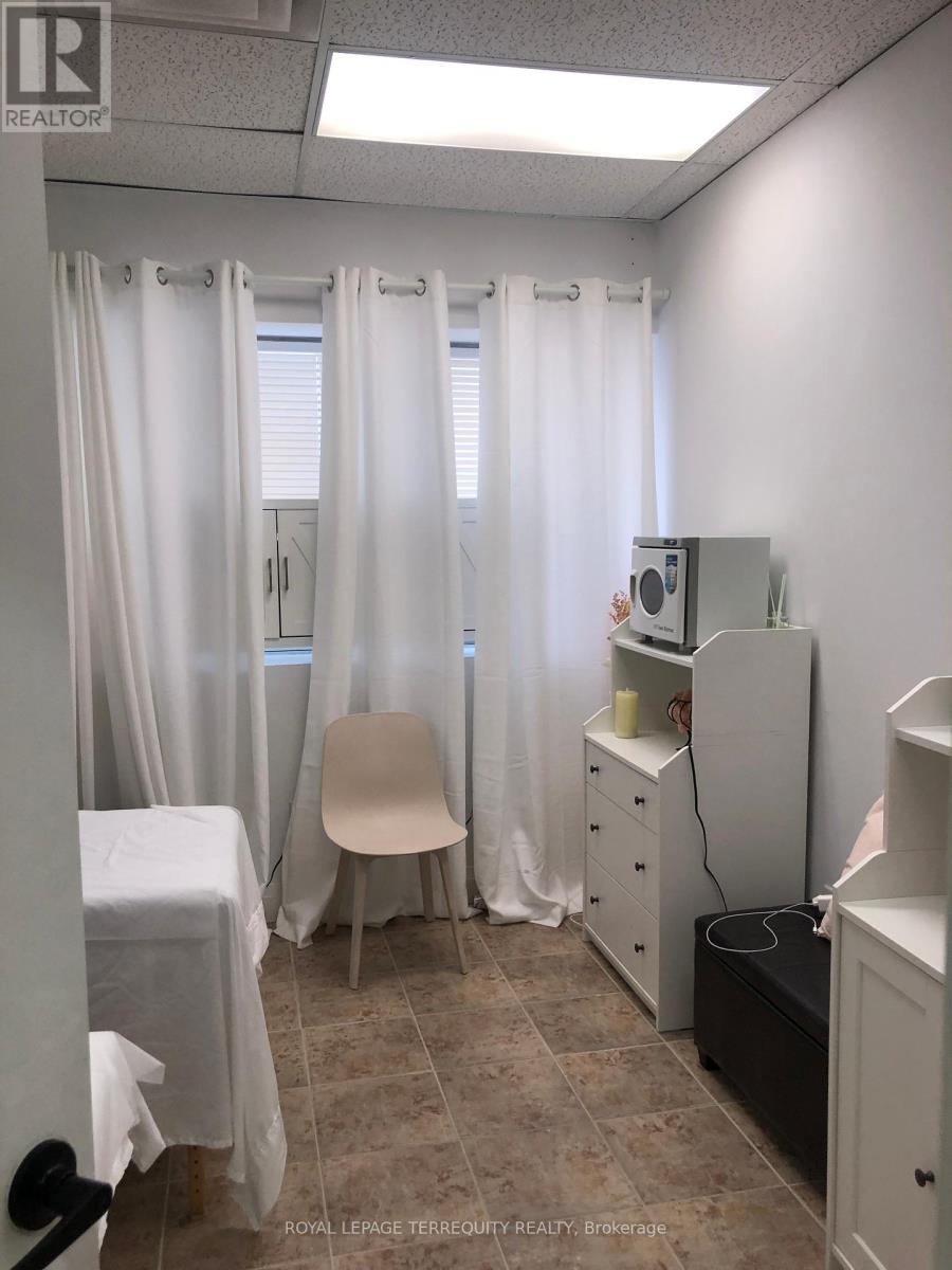 13 Office 202 - 8611 Weston Road, Vaughan, Ontario  L4L 9P1 - Photo 7 - N12381136