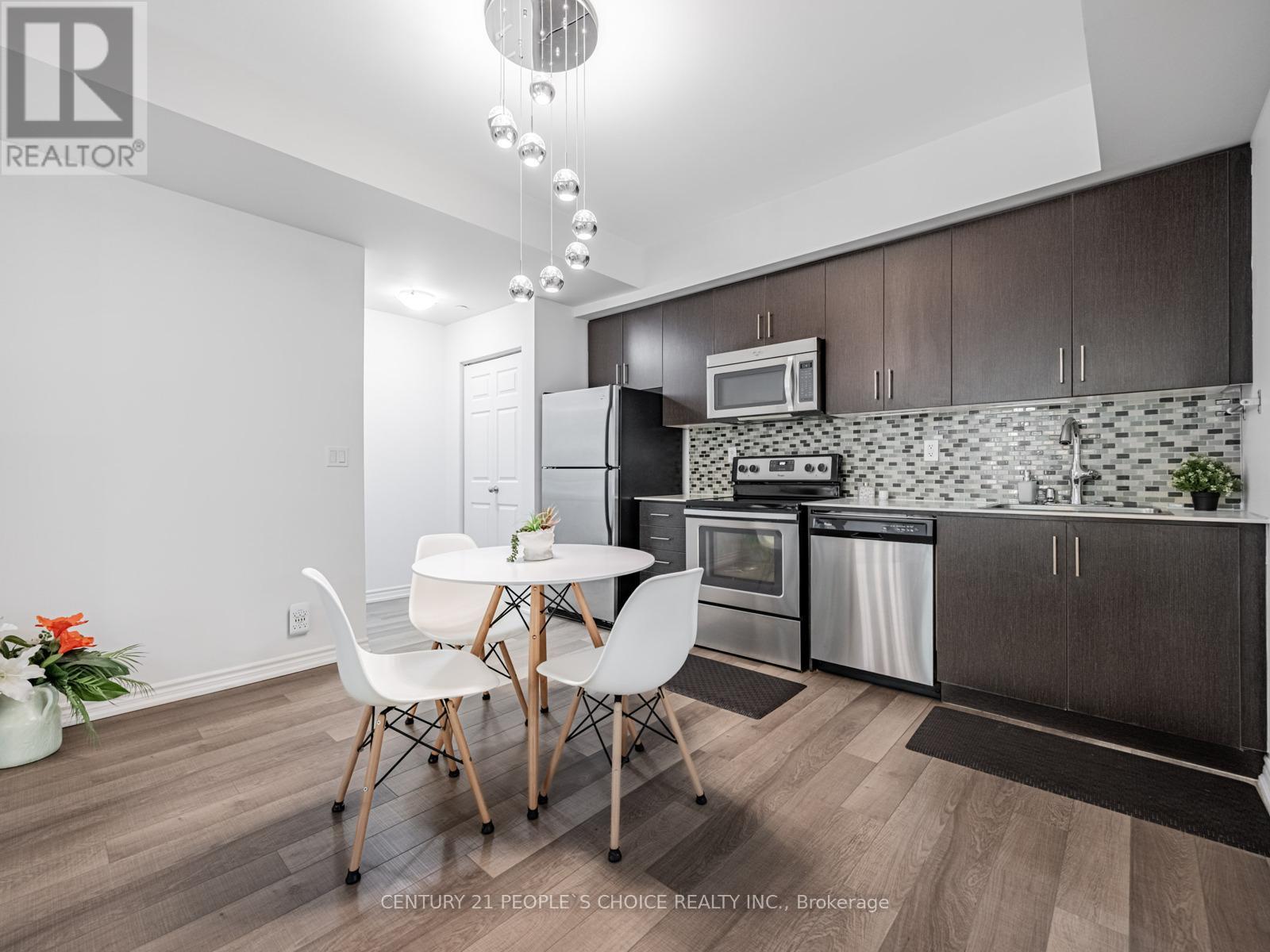 32 - 120 Twenty Fourth Street, Toronto, Ontario  M8V 0B9 - Photo 7 - W12381159