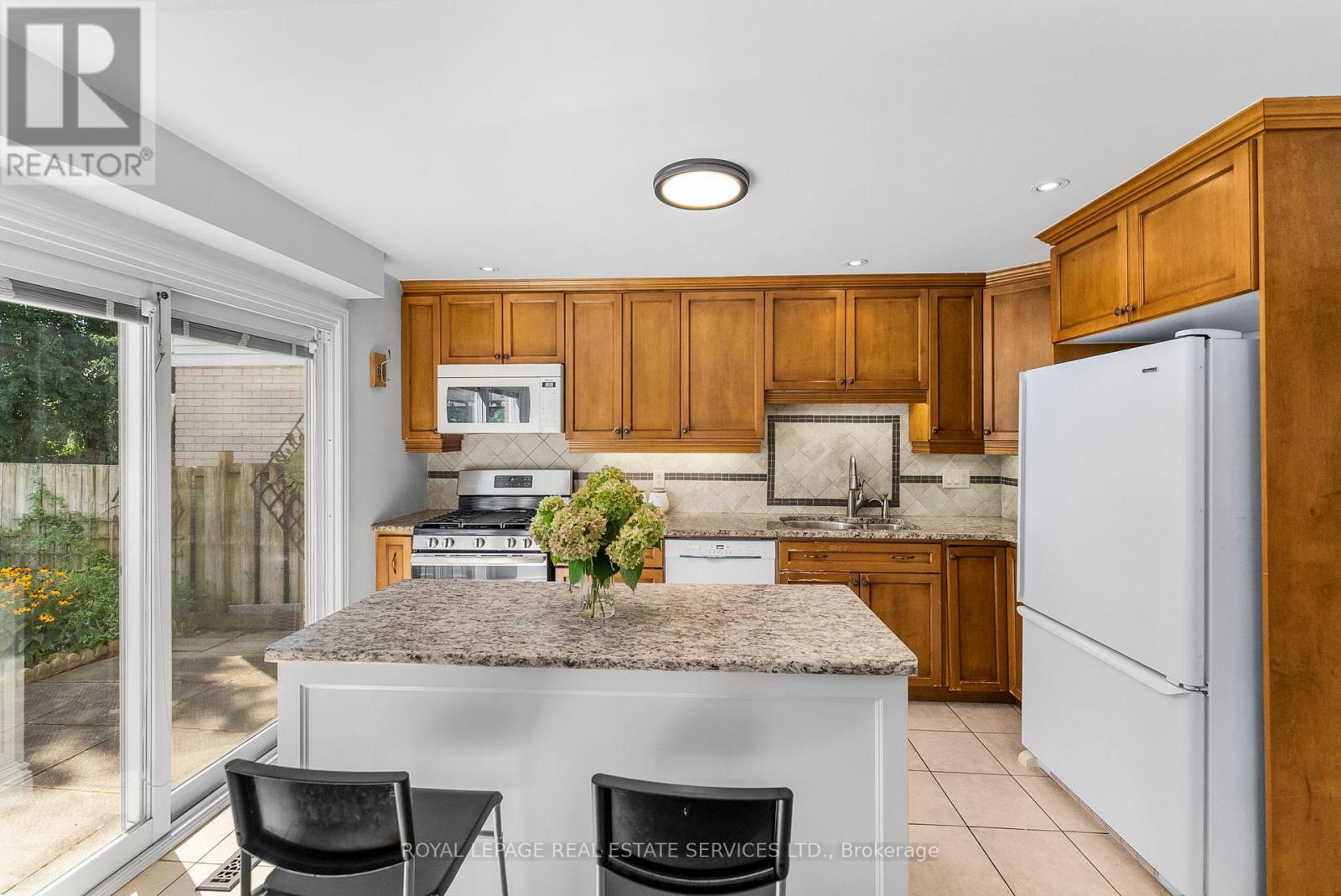 2 Mangrove Road, Brampton, Ontario  L6S 3Y1 - Photo 36 - W12381165