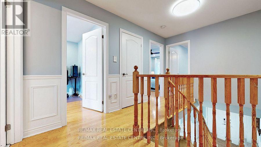 3408 Trelawny Circle, Mississauga, Ontario  L5N 6N6 - Photo 19 - W12381167