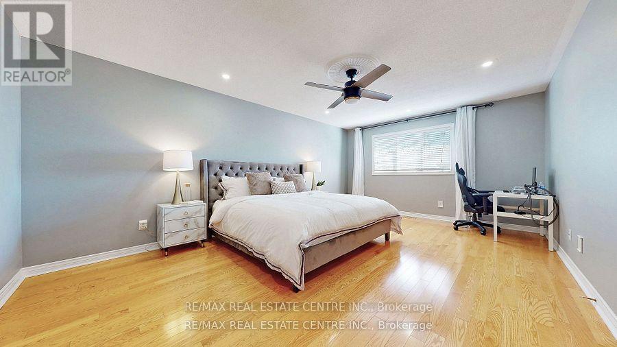3408 Trelawny Circle, Mississauga, Ontario  L5N 6N6 - Photo 20 - W12381167