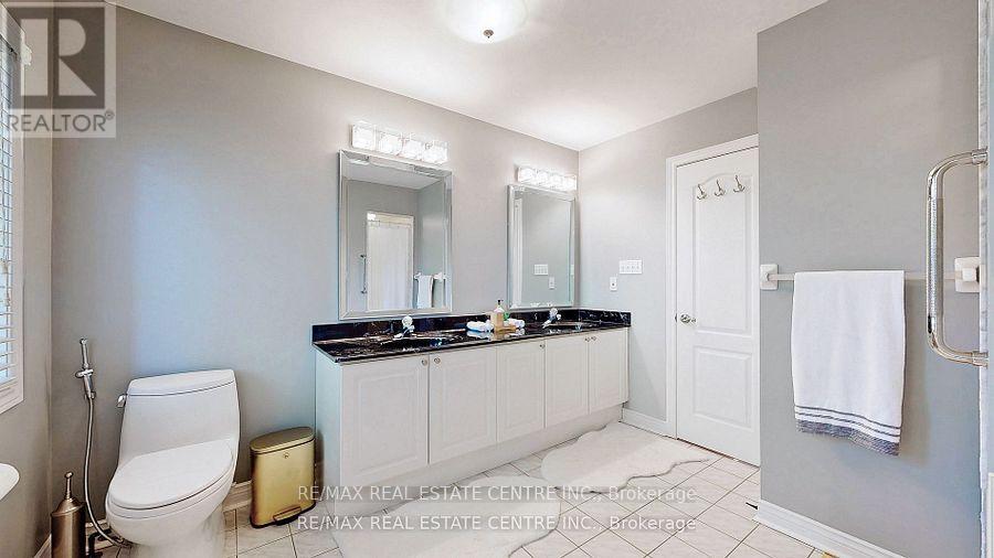 3408 Trelawny Circle, Mississauga, Ontario  L5N 6N6 - Photo 23 - W12381167